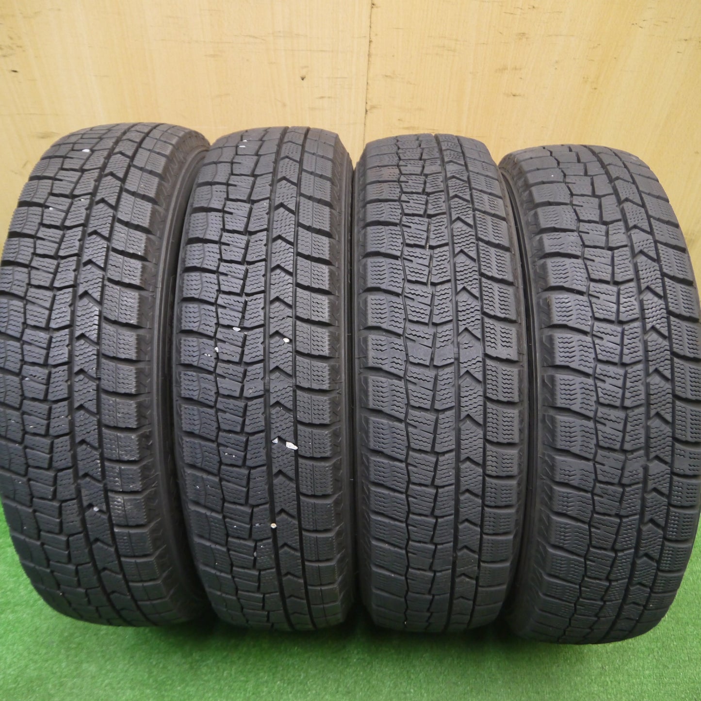 [送料無料] バリ溝！23年！キレイ！9.5分★スタッドレス 165/65R14 ダンロップ ウインターマックス WM02 DUFACT デュファクト 14インチ PCD100/4H★4101101Hス