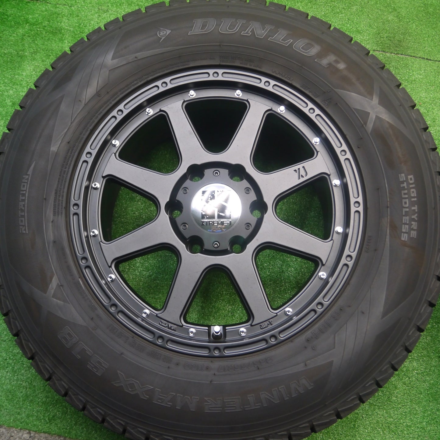 *送料無料* バリ溝！21年！キレイ！9.5分以上★XTREME-J スタッドレス 265/65R17 ダンロップ ウインターマックス SJ8 XJ エクストリームJ PCD139.7/6H★4083007Hス