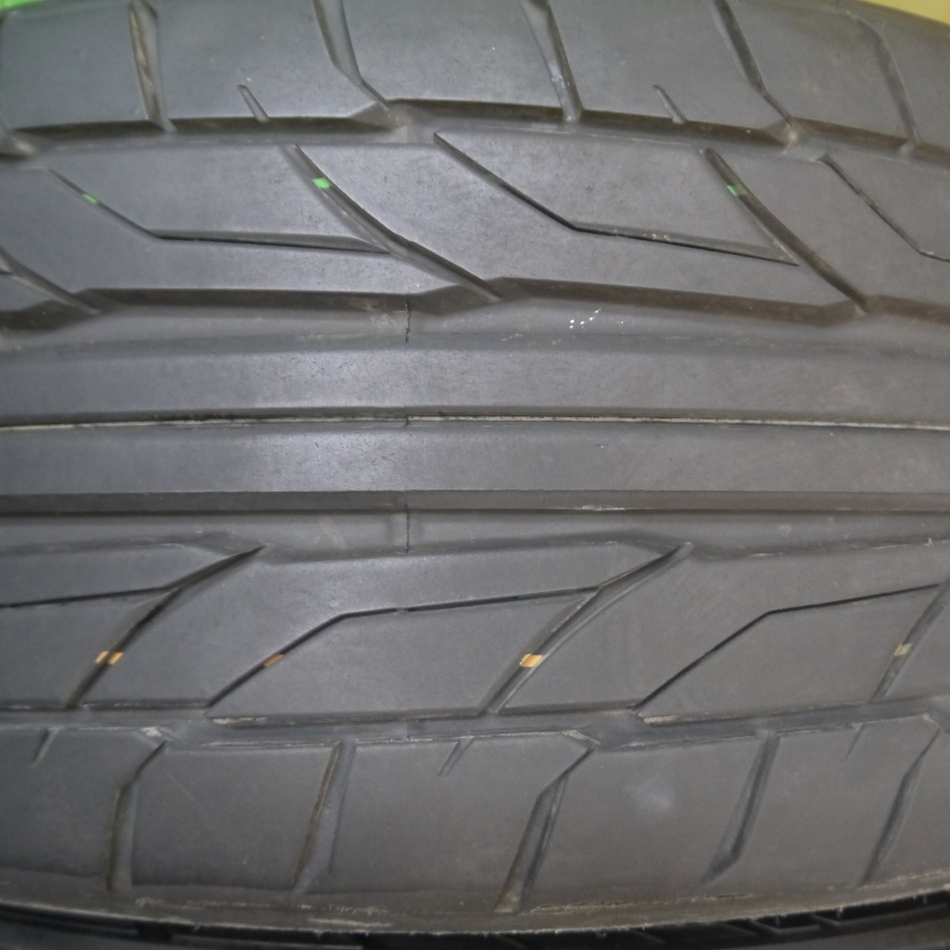 *送料無料* バリ溝！23年！9.5分★プリウス等 kranze VERAE 225/35R19 ニットー NT555 G2 クレンツェ ヴェラーエ  19インチ PCD100/5H★4083003Hノ