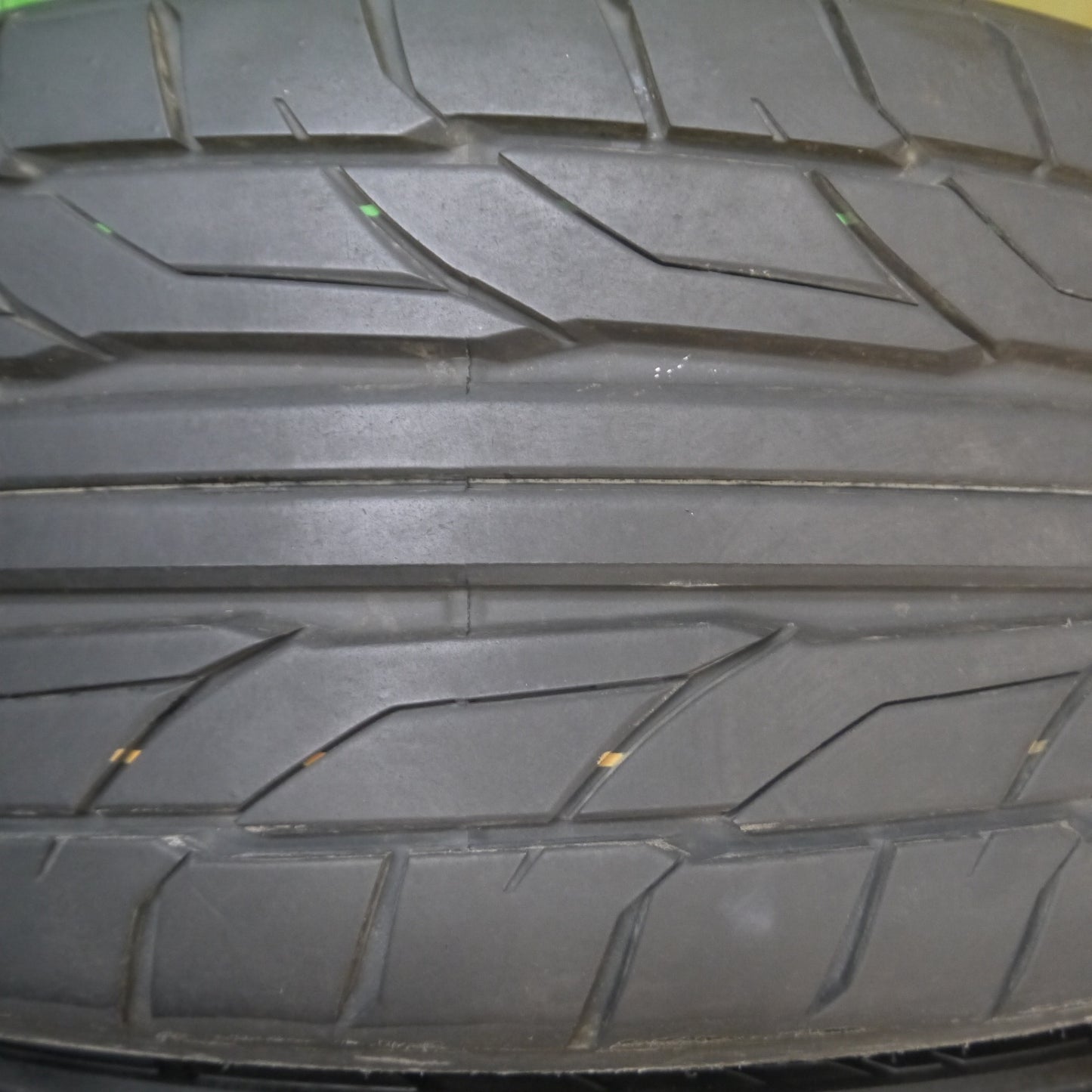 *送料無料* バリ溝！23年！9.5分★プリウス等 kranze VERAE 225/35R19 ニットー NT555 G2 クレンツェ ヴェラーエ 19インチ PCD100/5H★4083003Hノ