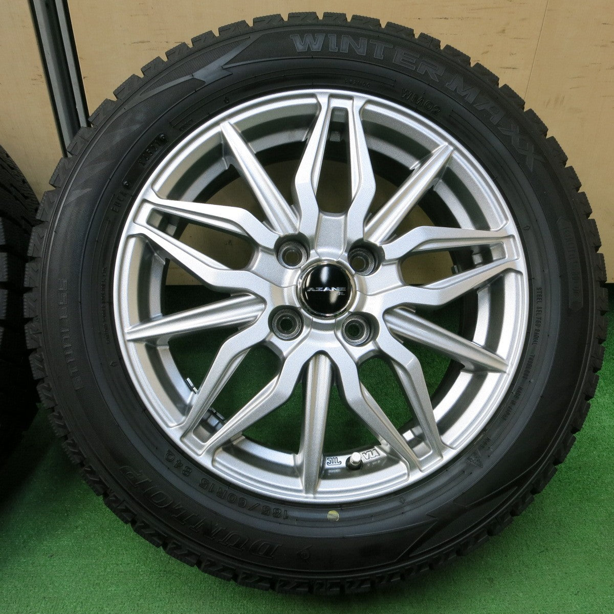 *送料無料* バリ溝！21年！キレイ！9.5分以上★スタッドレス 185/60R15 ダンロップ ウインターマックス WM02 AZANE JL 15インチ PCD100/4H★4052711イス