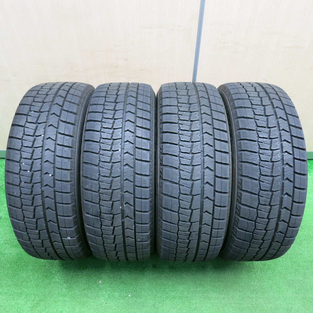 [送料無料] 超バリ溝！21年！キレイ！9.5分以上★Lehrmeister 215/55R17 スタッドレス ダンロップ ウインターマックス WM02 17インチ レアマイスター PCD114.3/5H★4120603TNス