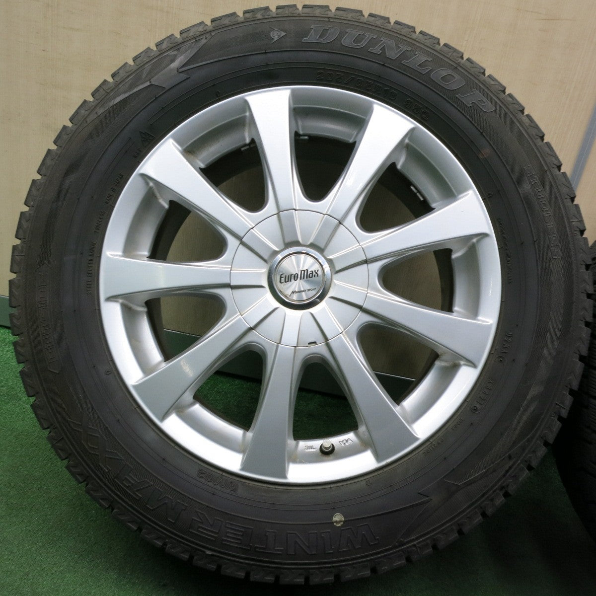 *送料無料* バリ溝！21年！キレイ！9.5分★スタッドレス 205/65R16 ダンロップ ウインターマックス WM02 EuroMax MANARAY SPORT PCD100 114.3/5H マルチ★4051806NJス