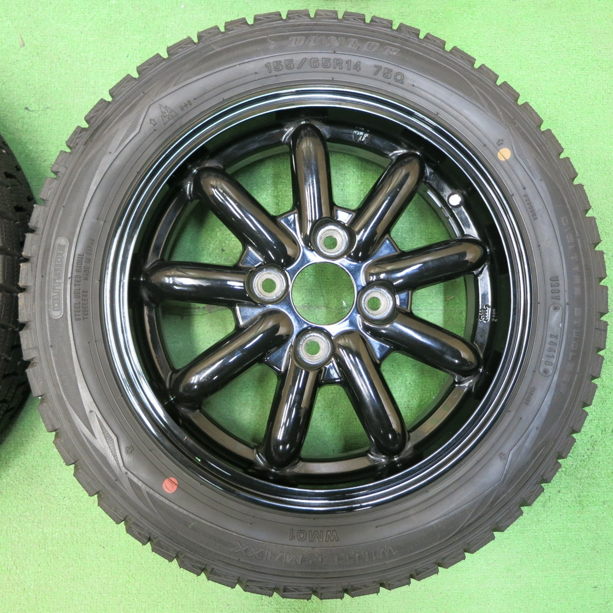 *送料無料* 超バリ溝！キレイ！ほぼ10分★スタッドレス 155/65R14 ダンロップ ウインターマックス WM01 社外 アルミ 14インチ PCD100/4H★4050309イス