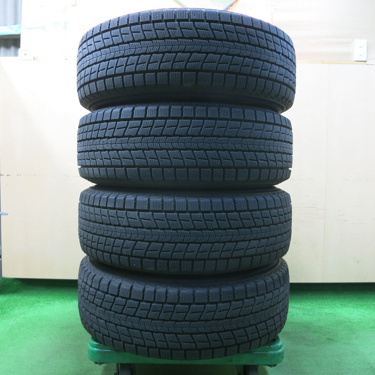 *送料無料* バリ溝！20年！キレイ！9.5分★スタッドレス 225/65R17 ダンロップ ウインターマックス SJ8 DUFACT デュファクト 17インチ PCD114.3/5H★4041007イス