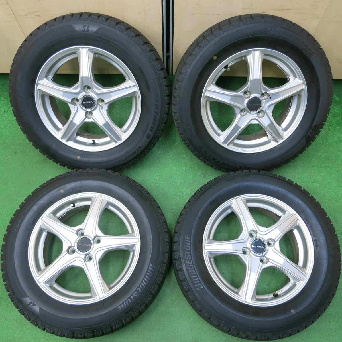 *送料無料* バリ溝！20年！綺麗！9.5分★スタッドレス 195/65R15 ブリヂストン アイスパートナー2 BALMINUM バルミナ 15インチ PCD100/4H★4042408イス