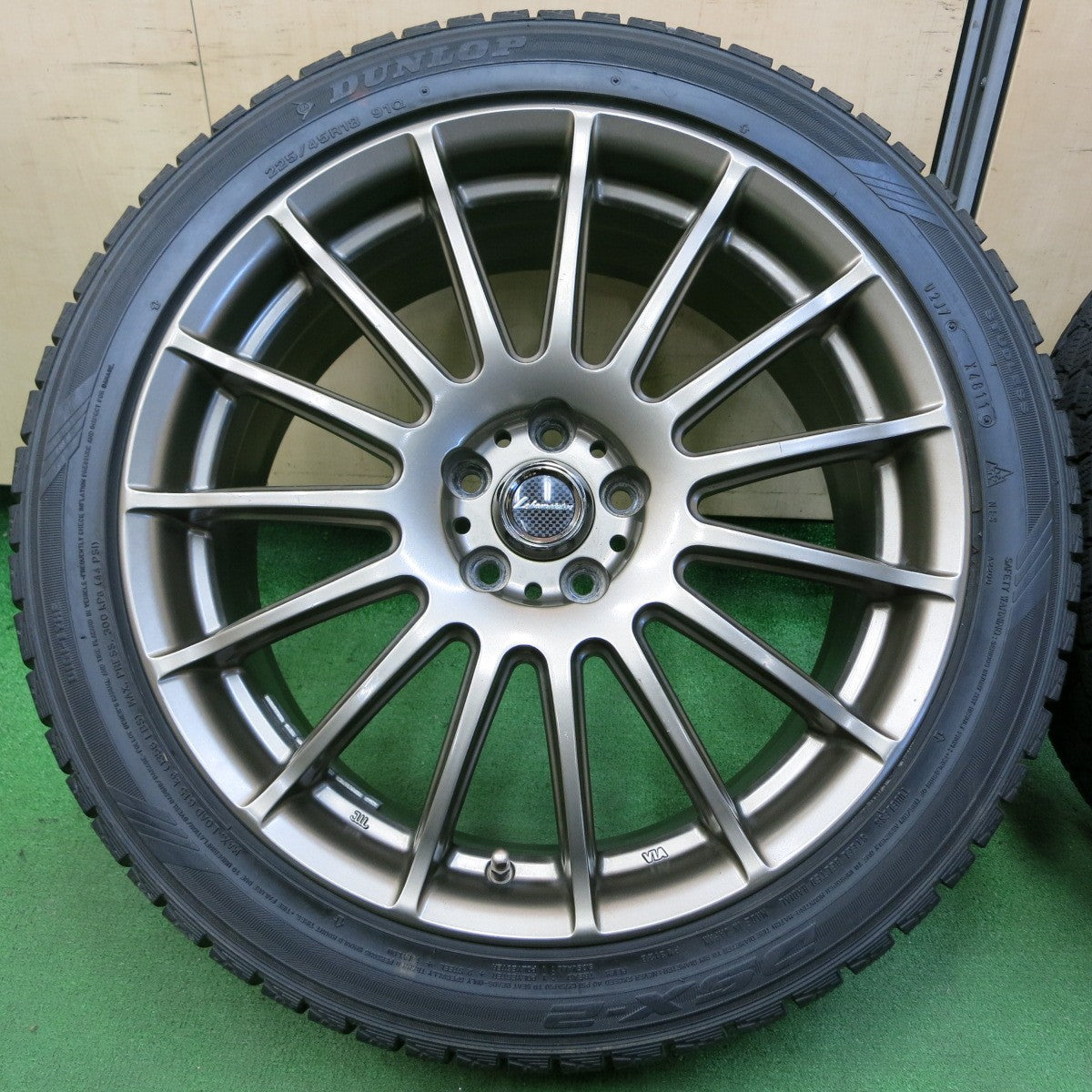 *送料無料* バリ溝！キレイ！8.5分★Lehrmeister 225/45R18 スタッドレス ダンロップ DSX-2 レアマイスター 18インチ  PCD100/5H★4050306イス