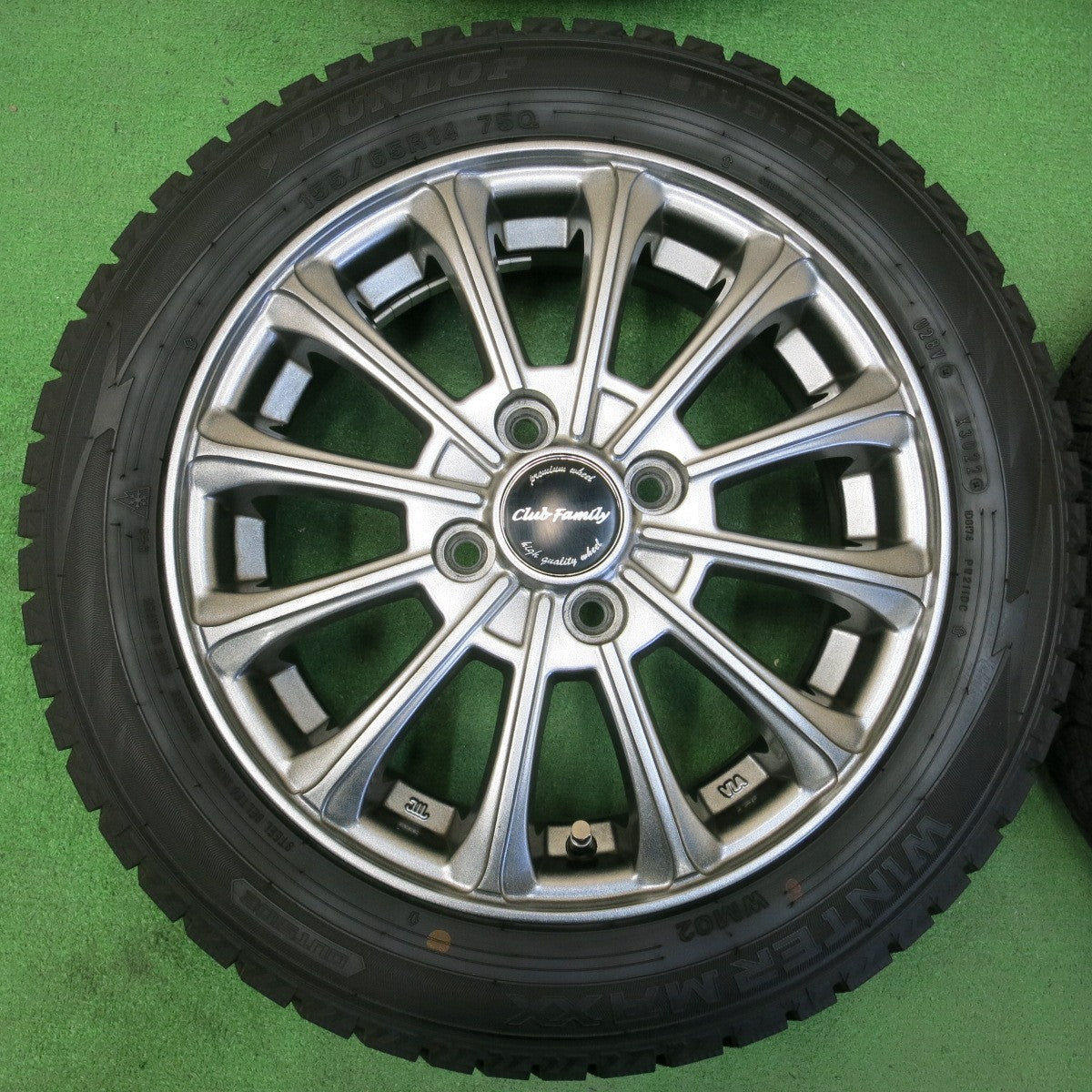 *送料無料* バリ溝！22年！キレイ！ほぼ10分★スタッドレス 155/65R14 ダンロップ ウインターマックス WM02 Club Family 14インチ PCD100/4H★4040209イス