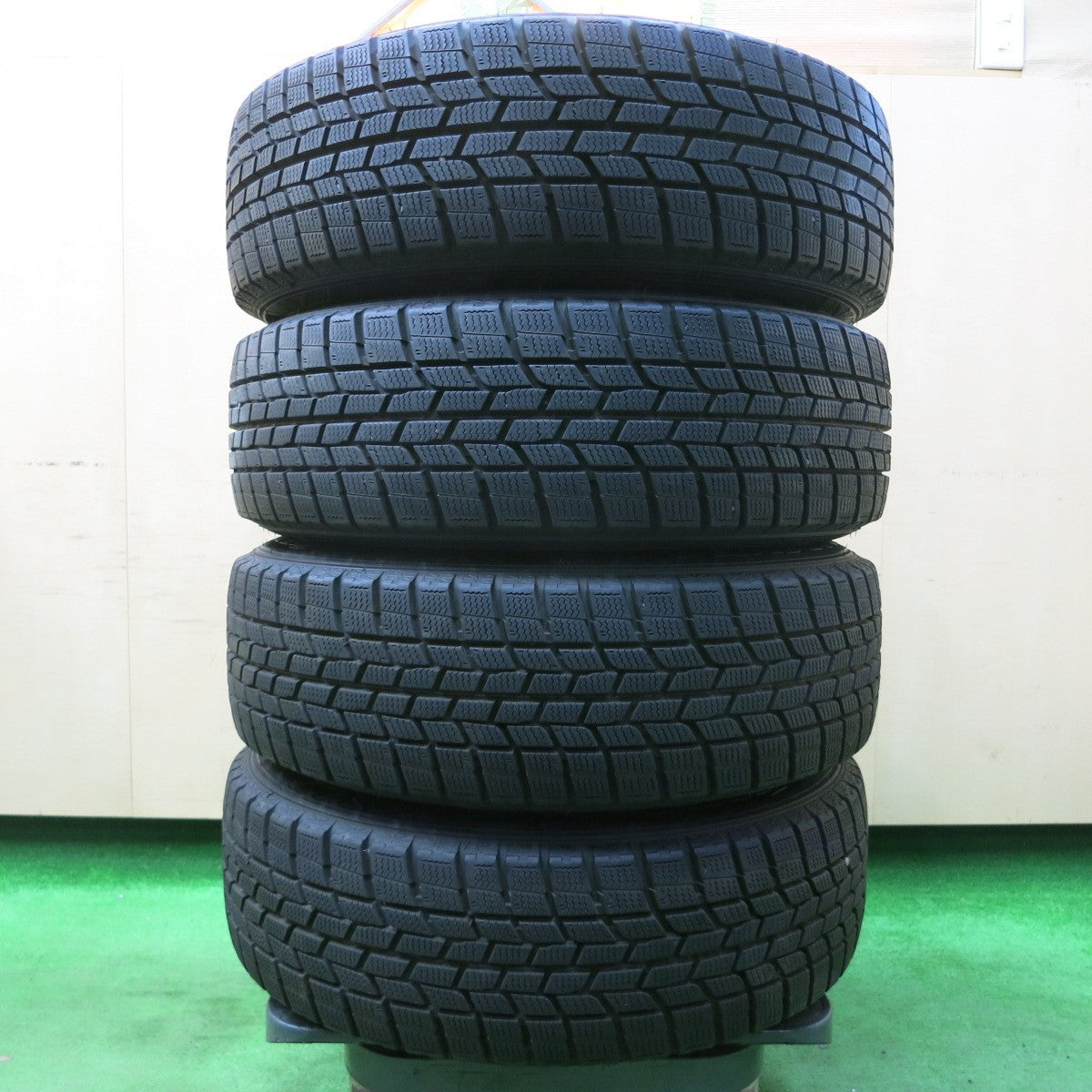 *送料無料* バリ溝！キレイ！8.5分★スタッドレス 175/65R15 グッドイヤー アイスナビ6 D.O.S. DOS 15インチ PCD114.3/5H★4031608イス