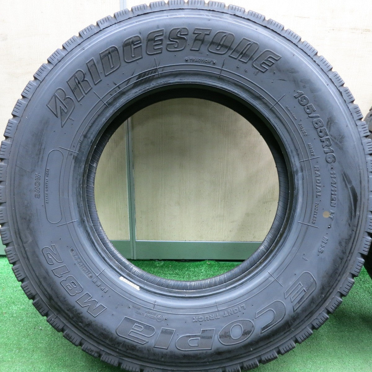 *送料無料* バリ溝！20年！9分★トラック タイヤ 195/85R16 114/112N ブリヂストン エコピア M812 ミックス オールシーズン 16インチ★4071414HAノタ