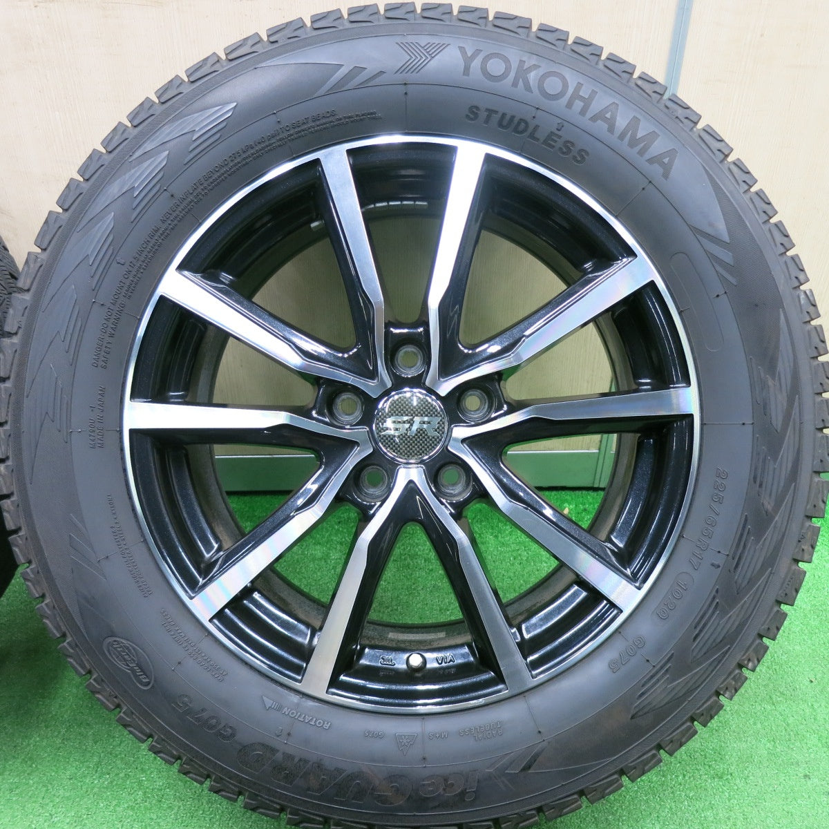 [送料無料] バリ溝！キレイ！9.5分★スタッドレス 225/65R17 ヨコハマ アイスガード G075 BRANDLE N52BP STRANGER ブランドル PCD114.3/5H★4112306TNス