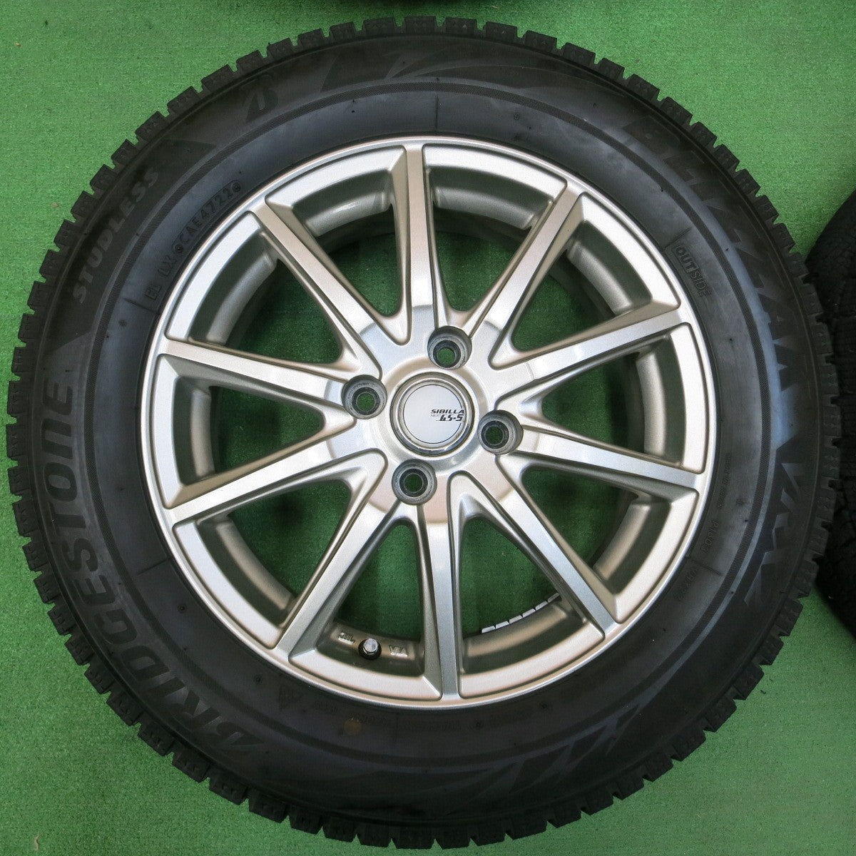 *送料無料* バリ溝！22年！キレイ！8.5分★スタッドレス 185/65R15 ブリヂストン ブリザック VRX2 SIBILLA NEXT GS-5 シビラ PCD100/4H★4032709イス