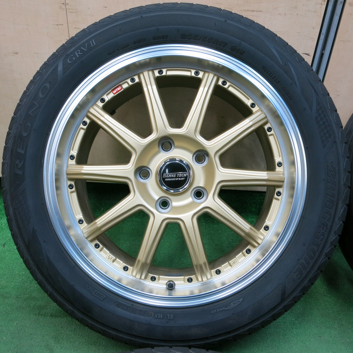 [送料無料] バリ溝！21年！綺麗！8.5分★BAHNS TECH BLEST 205/55R17 ブリヂストン レグノ GRV2 バーンズテック ブレスト PCD114.3/5H★4100204SYノ