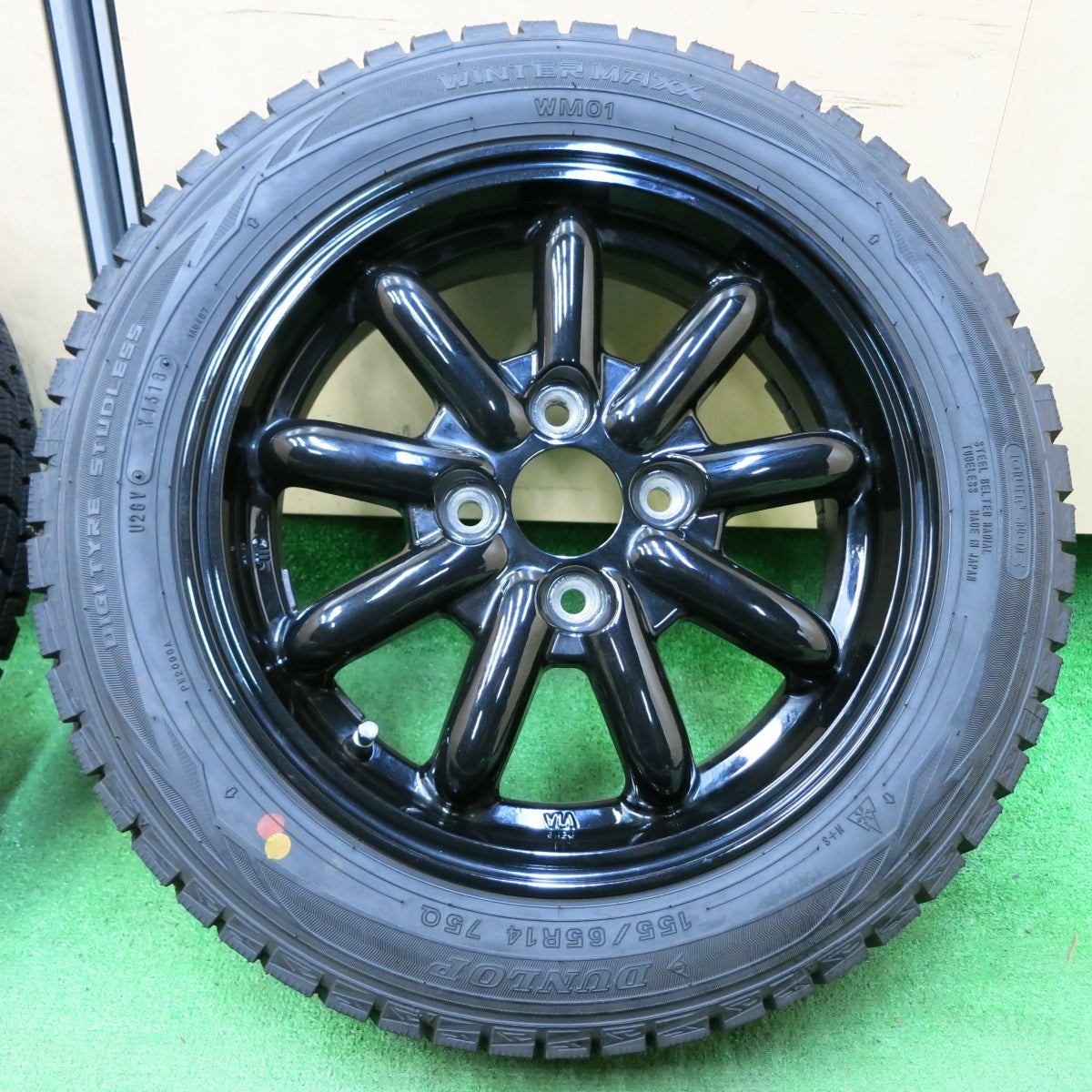 *送料無料* 超バリ溝！キレイ！ほぼ10分★スタッドレス 155/65R14 ダンロップ ウインターマックス WM01 社外 アルミ 14インチ PCD100/4H★4050309イス