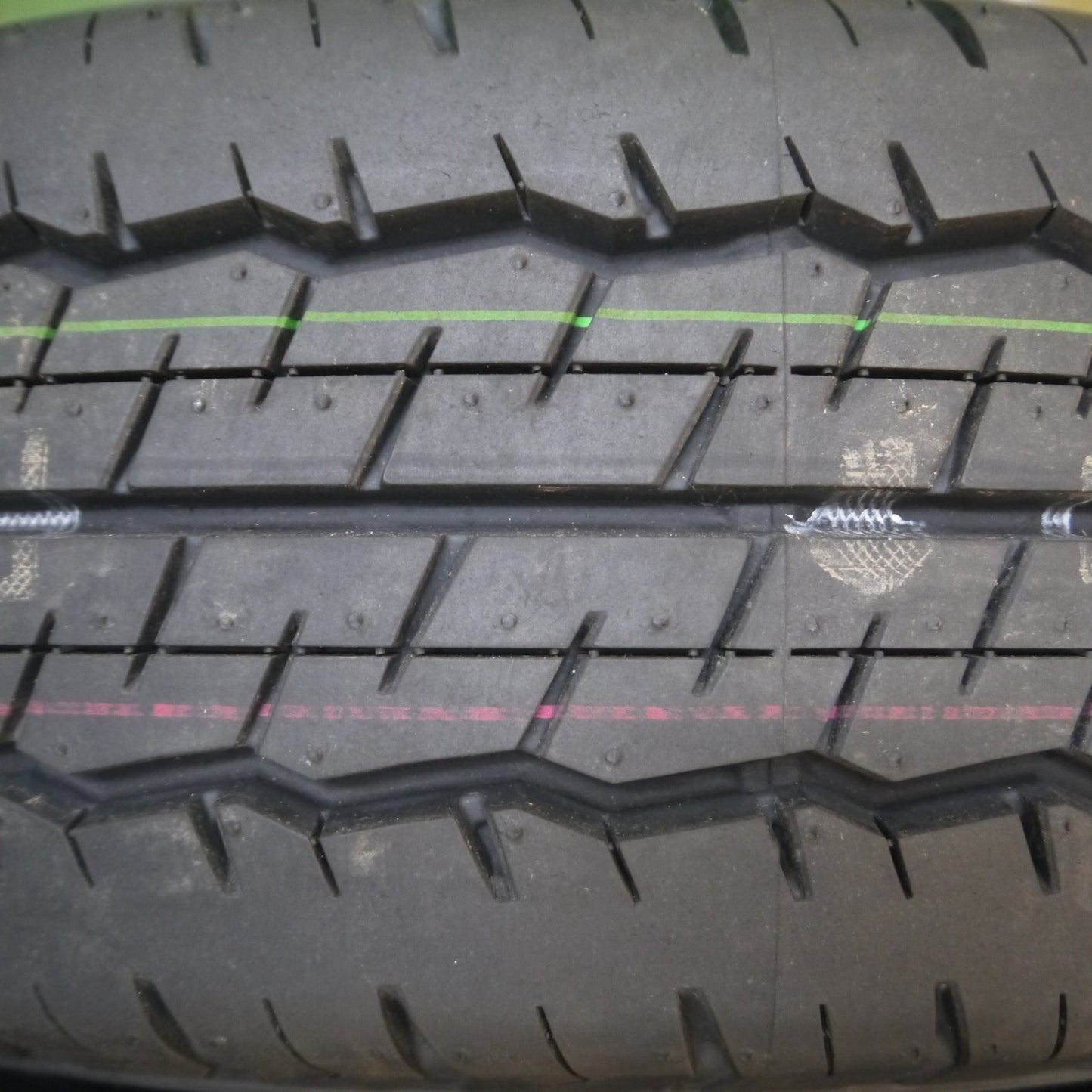 *送料無料* 新車外し！23年★トヨタ 200系 ハイエース 純正 スチール 195/80R15 107/105S ダンロップ SP175N PCD139.7/6H★4032608Hノ