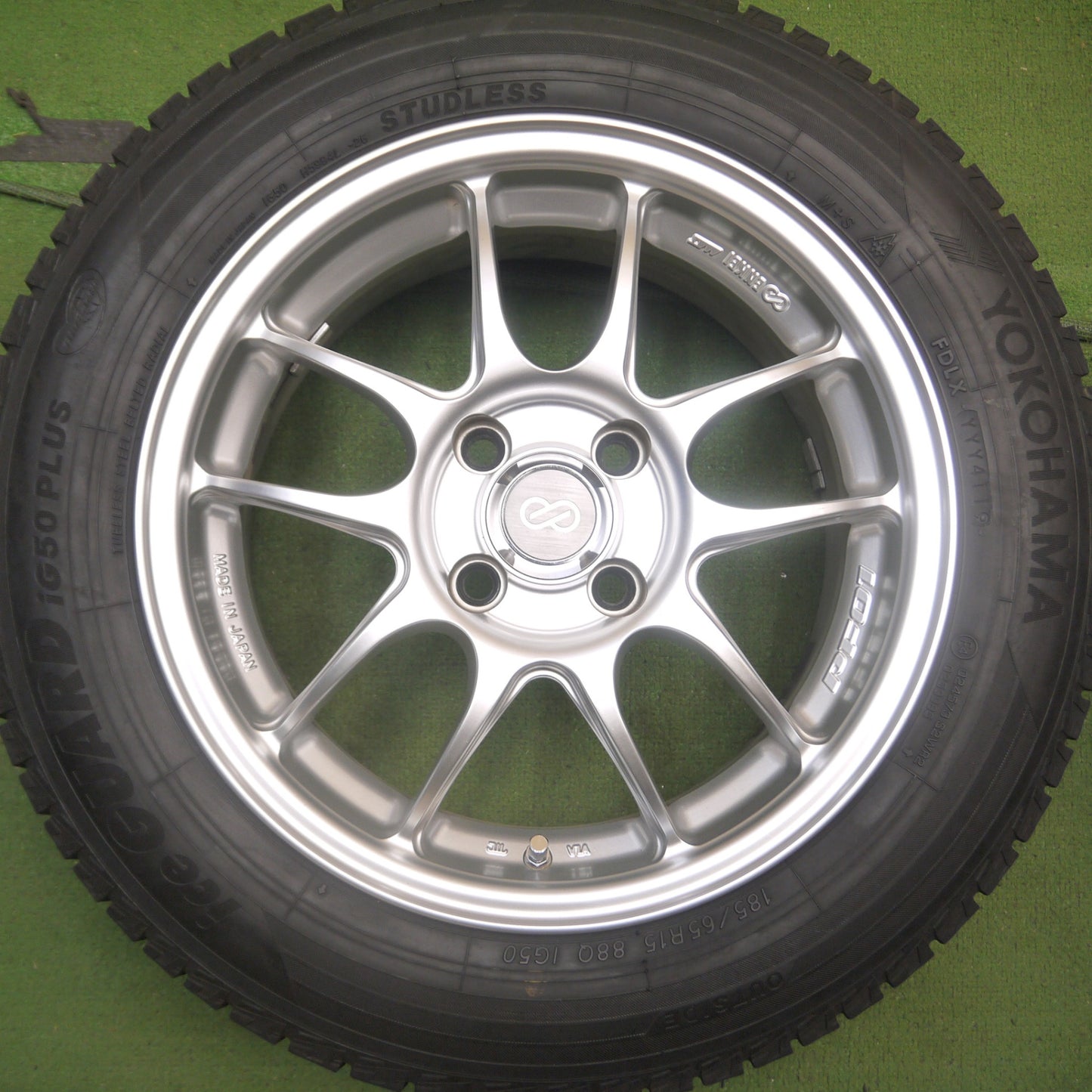 *送料無料* バリ溝！キレイ！9.5分★ENKEI PF01 185/65R15 スタッドレス ヨコハマ アイスガード iG50 プラス エンケイ 15インチ PCD100/4H★4071706Hス