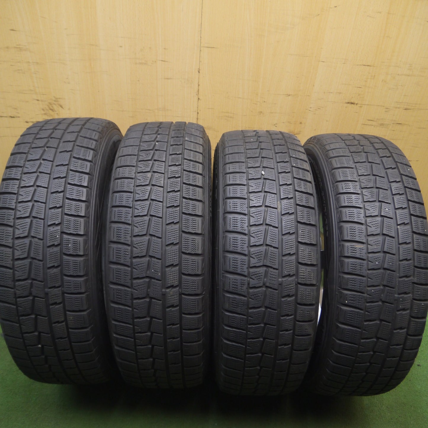 *送料無料* 4本価格★スタッドレス 205/65R16 ダンロップ ウインターマックス WM01 giro ギロ 16インチ PCD100 114.3/5H マルチ★4052007Hス