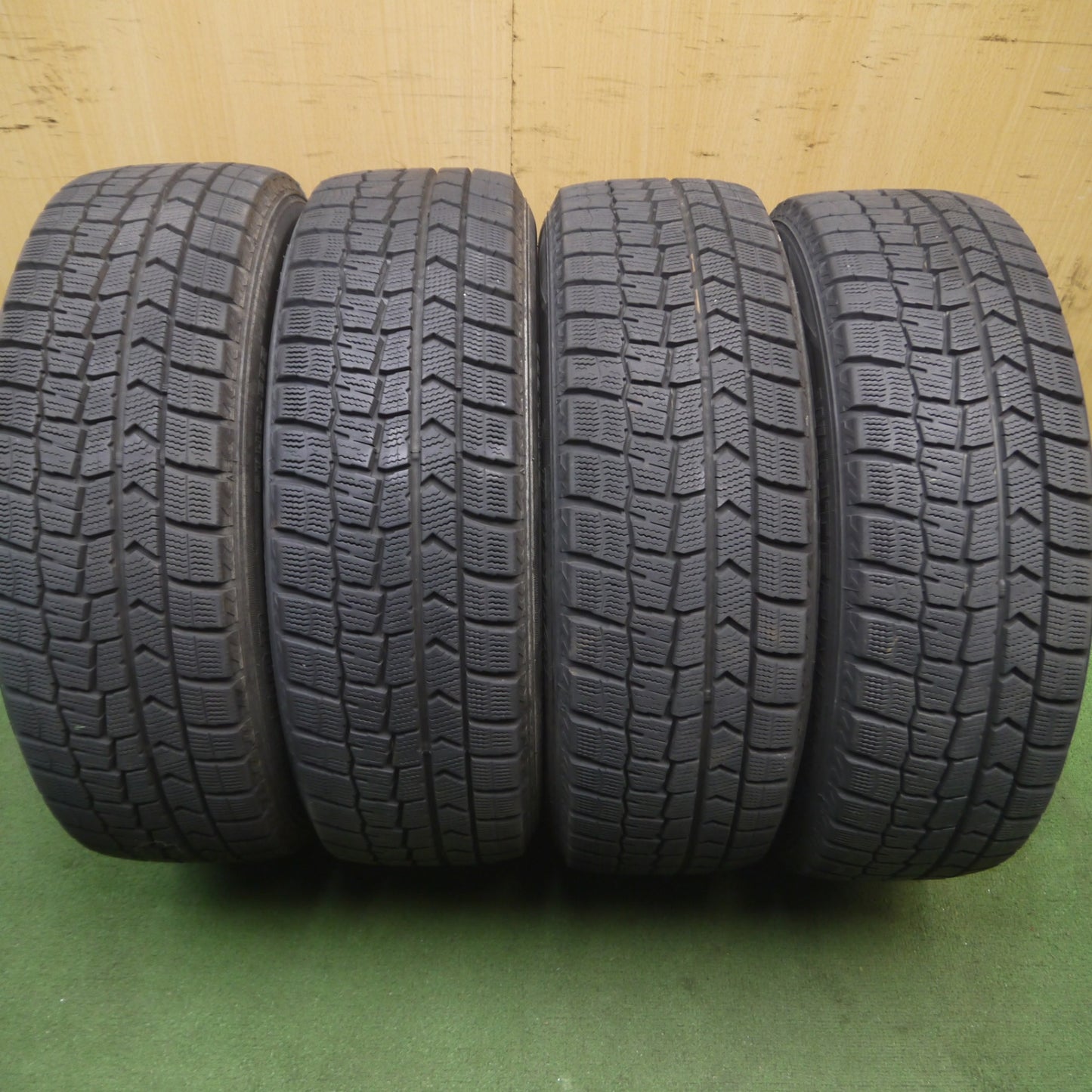 *送料無料* バリ溝！20年！9.5分★スタッドレス 185/60R15 ダンロップ ウインターマックス WM02 STRANGER ストレンジャー 15インチ PCD100/4H★4072202Hス