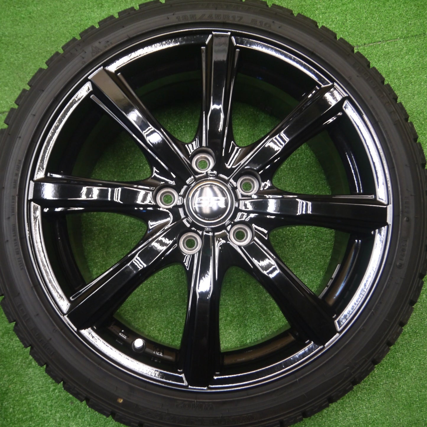 *送料無料* バリ溝！21年！キレイ！9.5分以上★スタッドレス 195/45R17 ダンロップ ウインターマックス WM02 STRANGER ストレンジャー PCD114.3/5H★4090901Hス