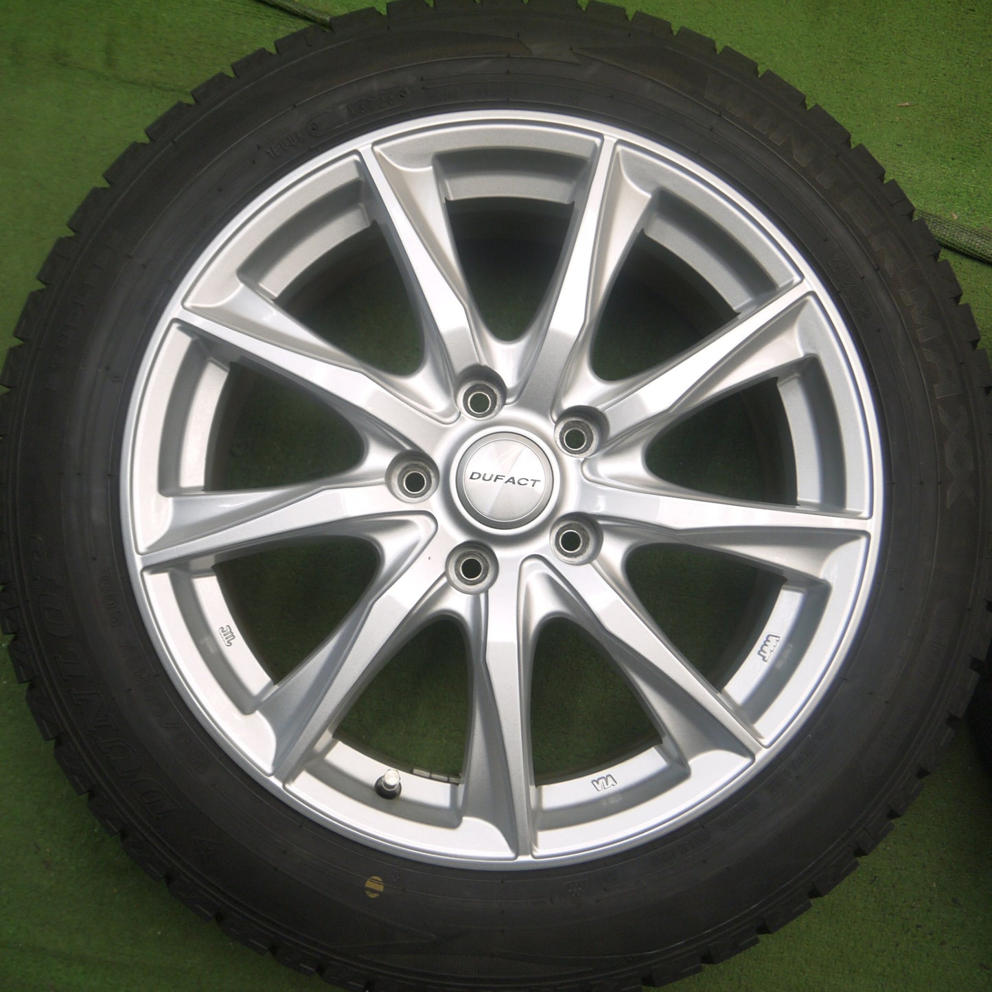 *送料無料* バリ溝！23年！キレイ！9.5分★スタッドレス 195/60R17 ダンロップ ウインターマックス WM02 DUFACT デュファクト 17インチ PCD114.3/5H★4052806Hス