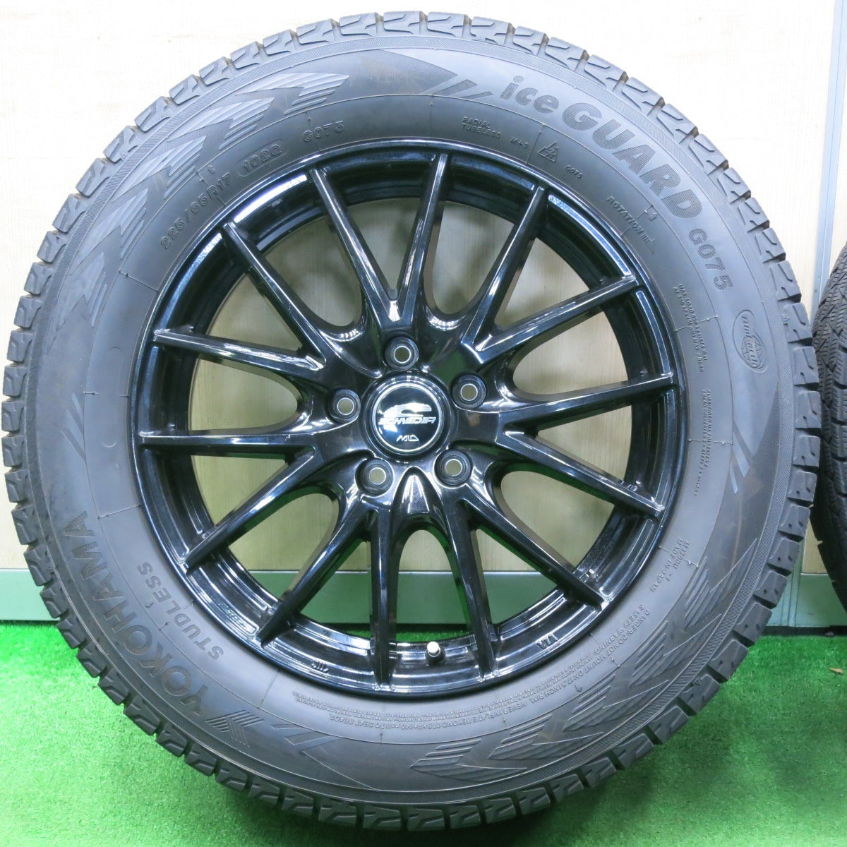 [送料無料] バリ溝！20年！キレイ！9.5分★スタッドレス 225/65R17 ヨコハマ アイスガード G075 SCHNEIDER MiD シュナイダー 17インチ PCD114.3/5H★4120707NJス