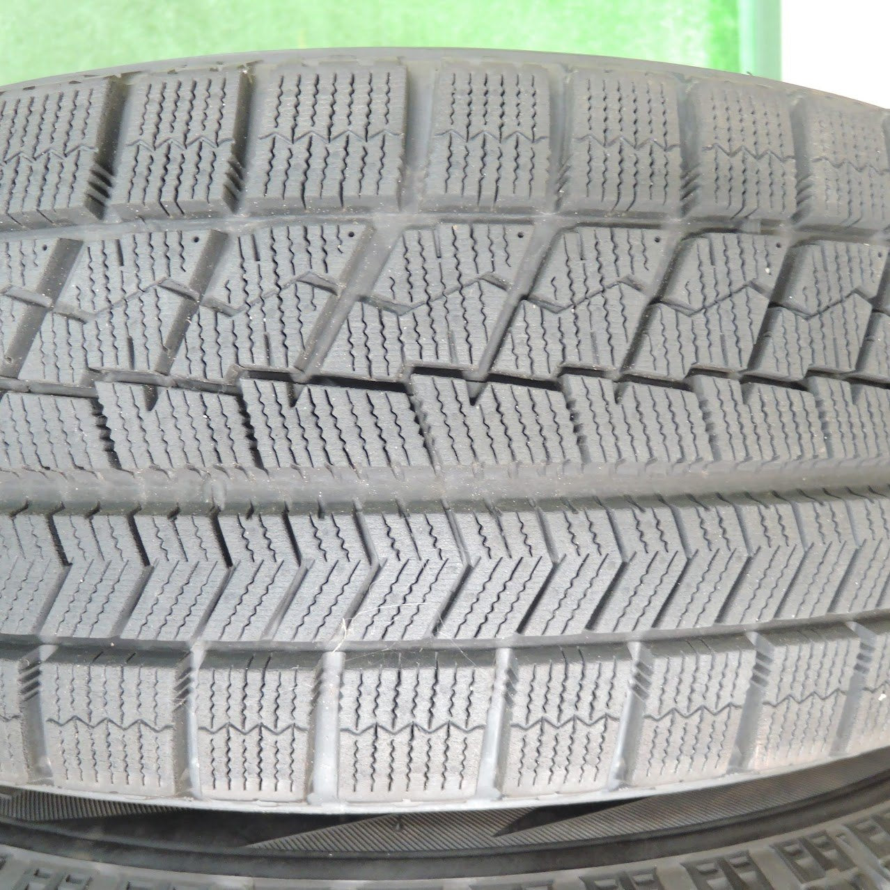 *送料無料* 4本価格★スタッドレス 205/65R16 ブリヂストン ブリザック VRX NIRVANA NV ニルバーナ ニルヴァーナ PCD114.3/5H★3101912TNス