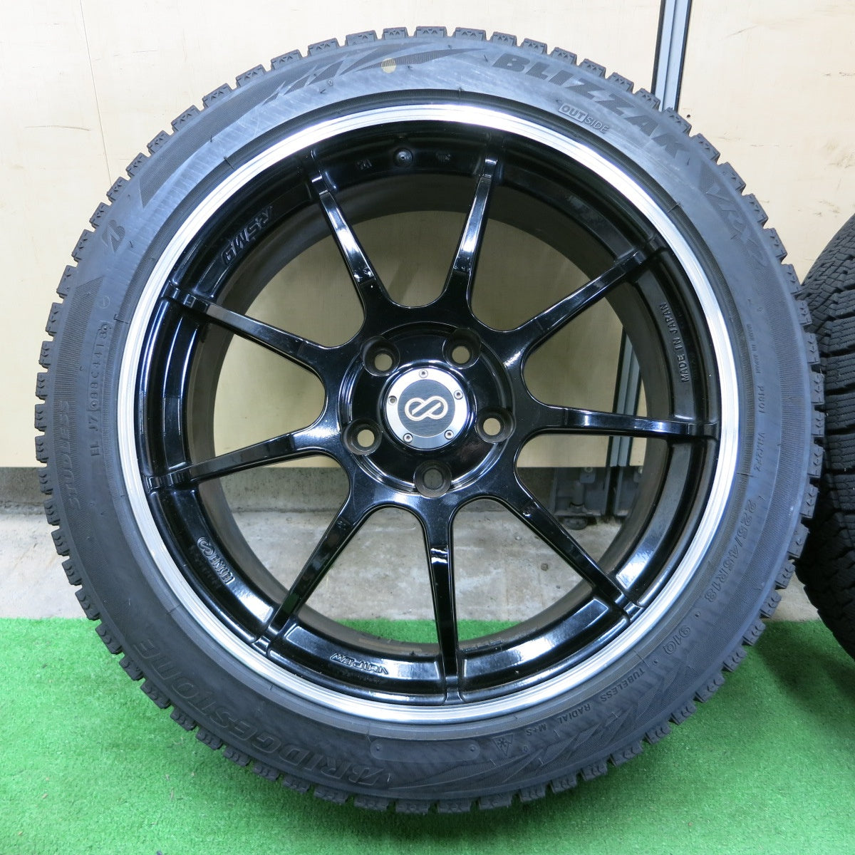 *送料無料* バリ溝！9.5分★スタッドレス ENKEI RSM9 225/45R18 ブリヂストン ブリザック VRX2 エンケイ 18インチ PCD114.3/5H★4070301ナス