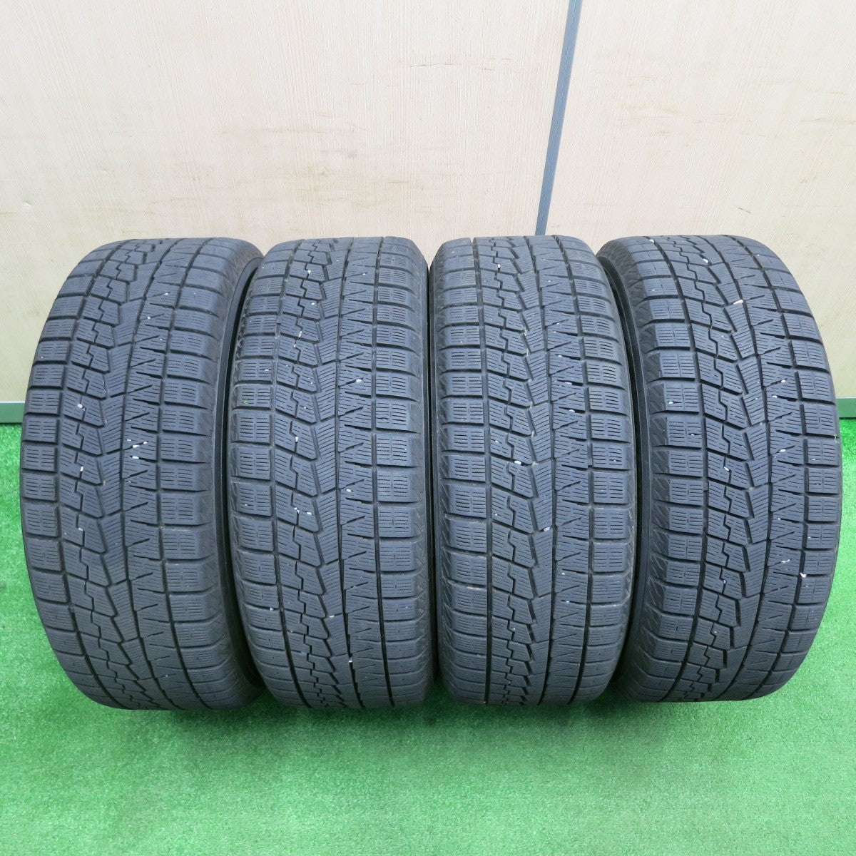 [送料無料] バリ溝！22年！キレイ！9.5分★スタッドレス 215/50R17 ヨコハマ アイスガード iG70 LUTZ 17インチ PCD114.3/5H★4120516TNス