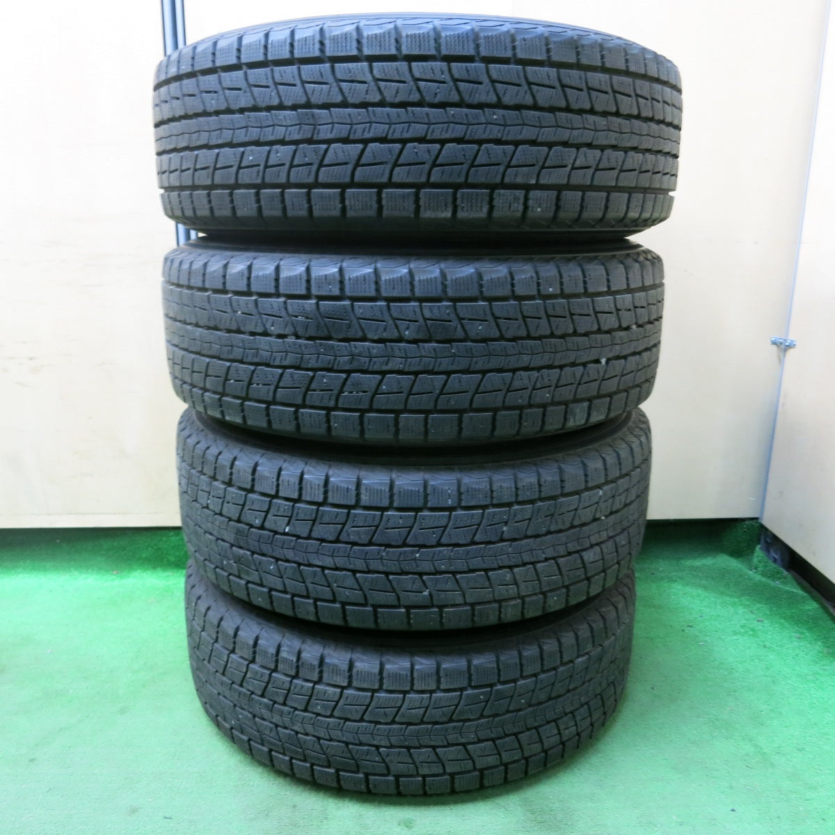 [送料無料] バリ溝！キレイ！9.5分★スタッドレス 225/65R17 ダンロップ ウインターマックス SJ8 MANARAY SPORT マナレイ 17インチ PCD114.3/5H★4102502SYス