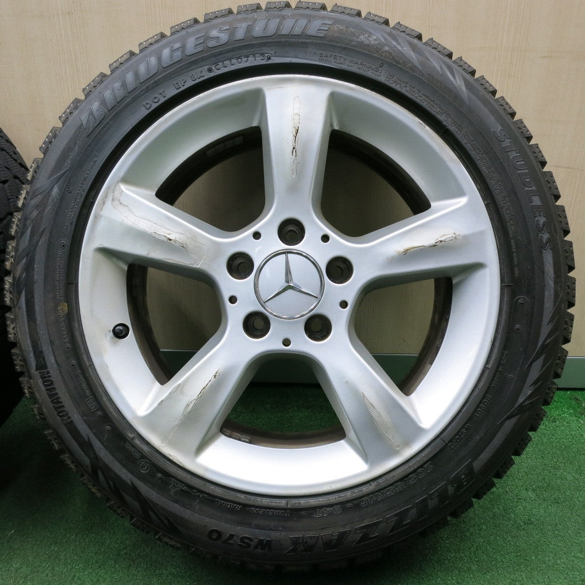 *送料無料* バリ溝！ほぼ10分★ベンツ W203 Cクラス 純正 205/55R16 スタッドレス ブリヂストン ブリザック WS70 PCD112/5H★4040308NJス