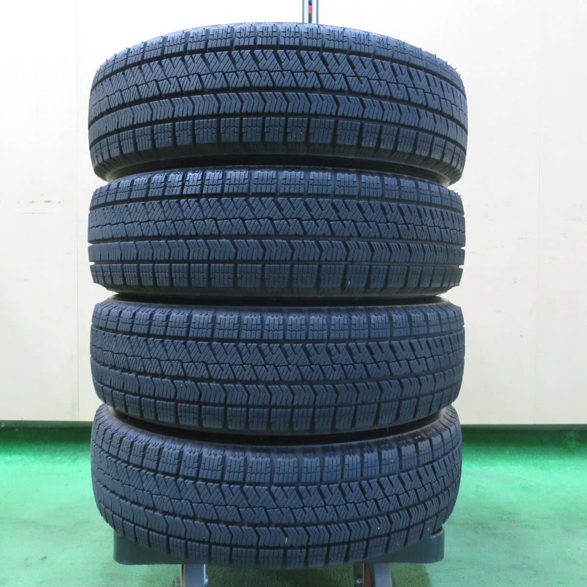 [送料無料] バリ溝！22年！キレイ！9.5分★スタッドレス 155/65R14 ブリヂストン ブリザック VRX2 BALMINUM バルミナ 14インチ PCD100/4H★4100704イス