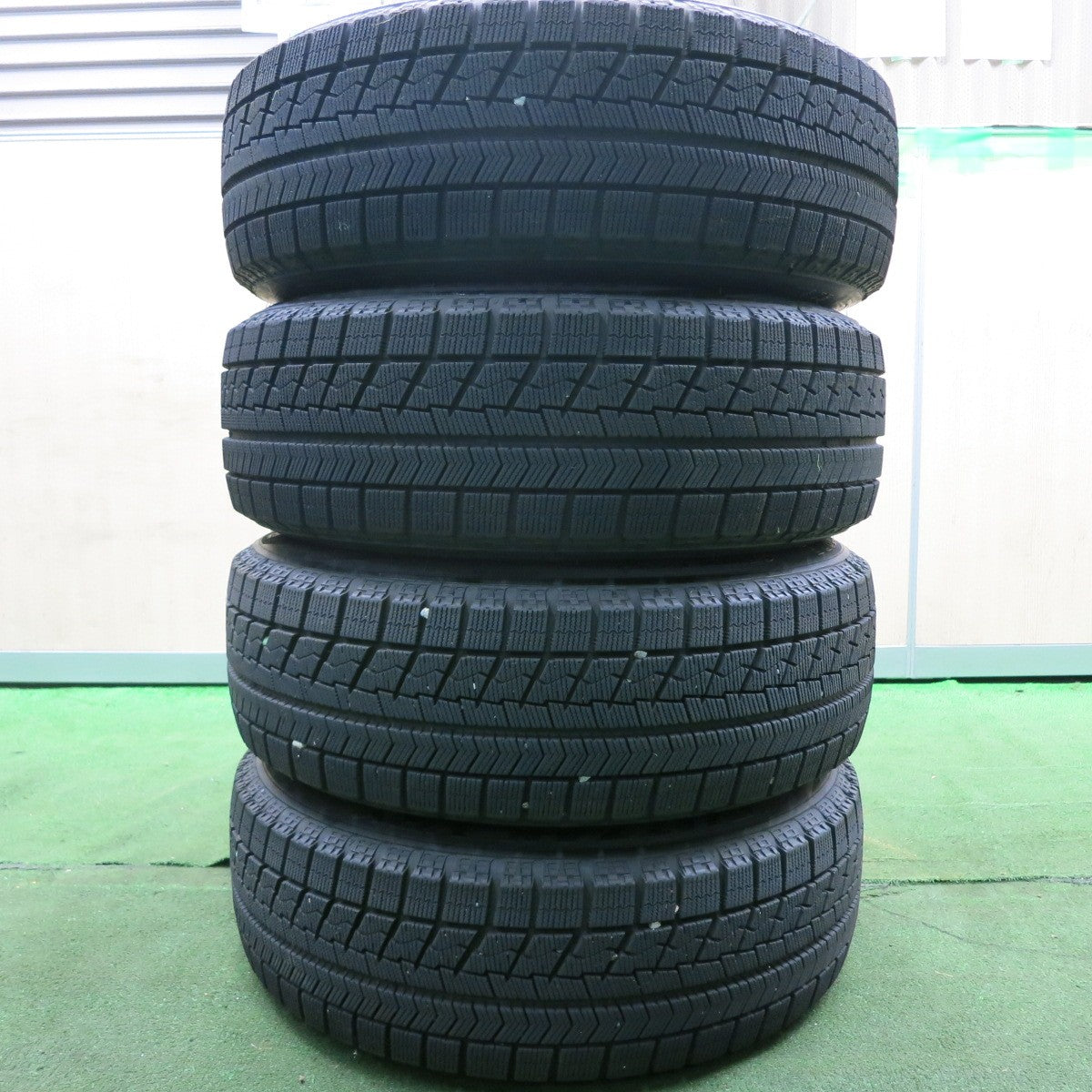 *送料無料* バリ溝！キレイ！9.5分★プリウス等 195/65R15 スタッドレス ブリヂストン ブリザック VRX ECO FORME エコフォルム PCD100/5H★4062703HAス