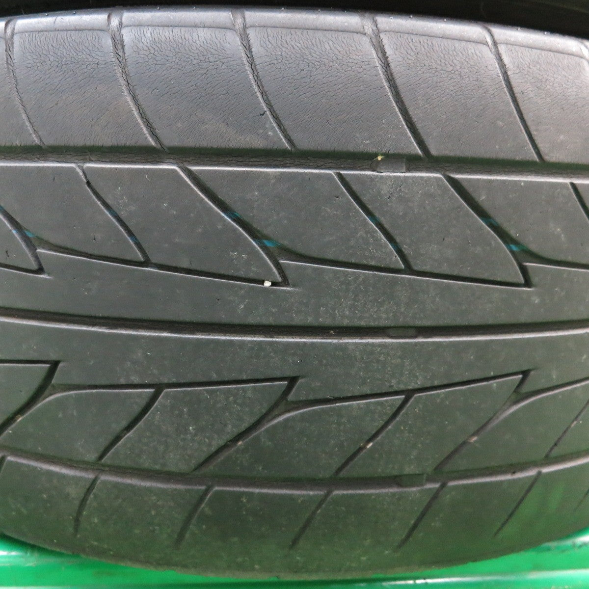 *送料無料* 4本価格★VENERDi COSMIC 245/35R20 ニットー NT555 Extreme ZR ヴェネルディ 20インチ PCD114.3/5H★4050104ナノ