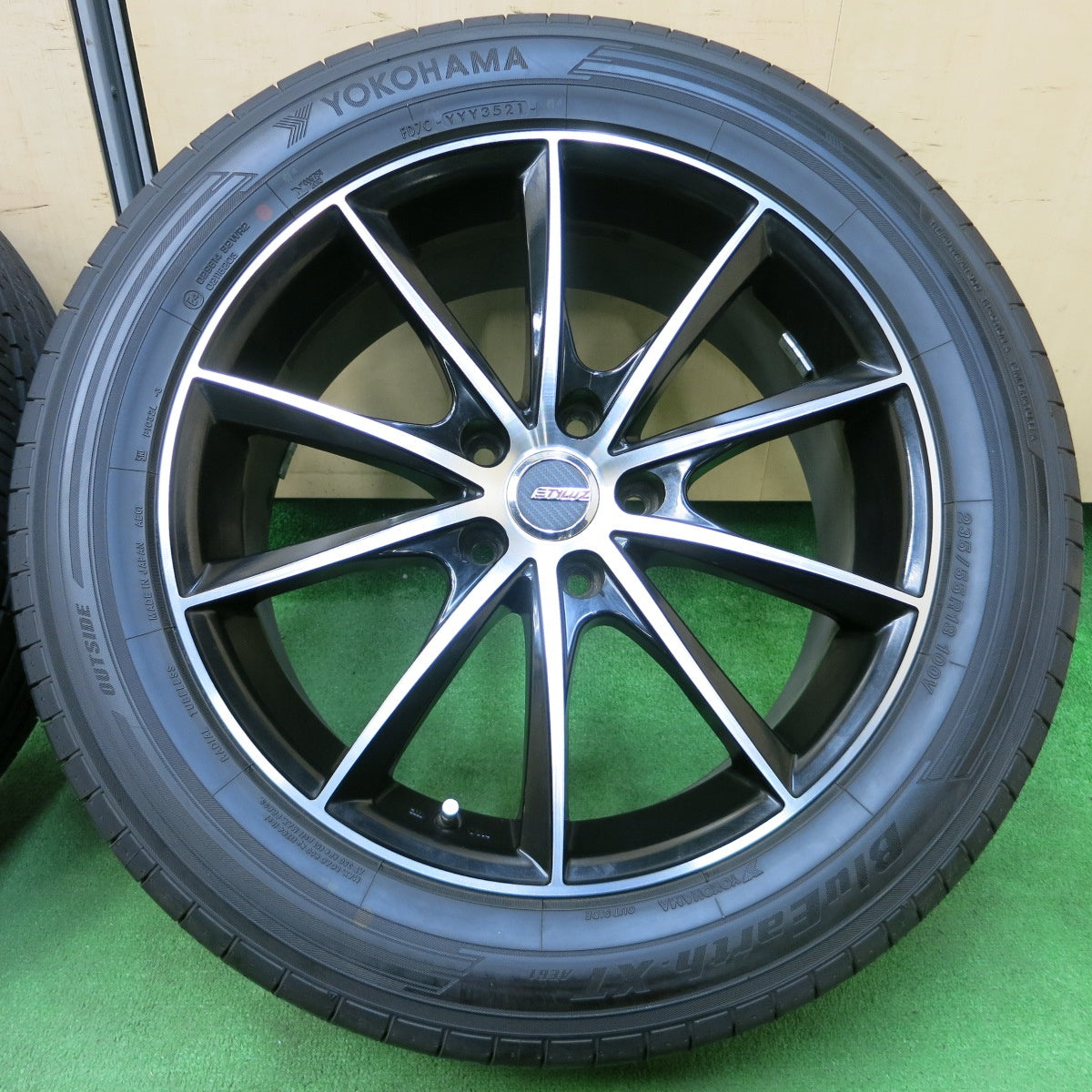 *送料無料* 超バリ溝！21年！キレイ！ほぼ10分★235/55R18 ヨコハマ BluEarth-XT AE61 STYLUZ ブルーアース 18インチ PCD114.3/5H★4051701イノ