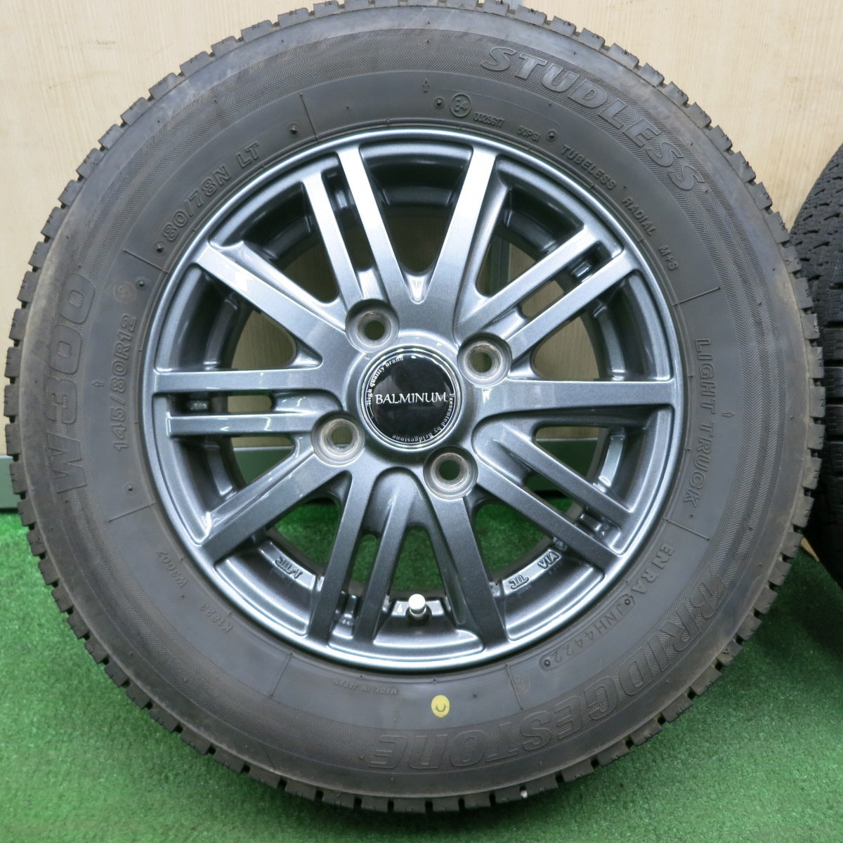 *送料無料* バリ溝！22年！キレイ！8.5分★スタッドレス 145/80R12 80/78N ブリヂストン W300 BALMINUM バルミナ 12インチ PCD100/4H★4042503NJス