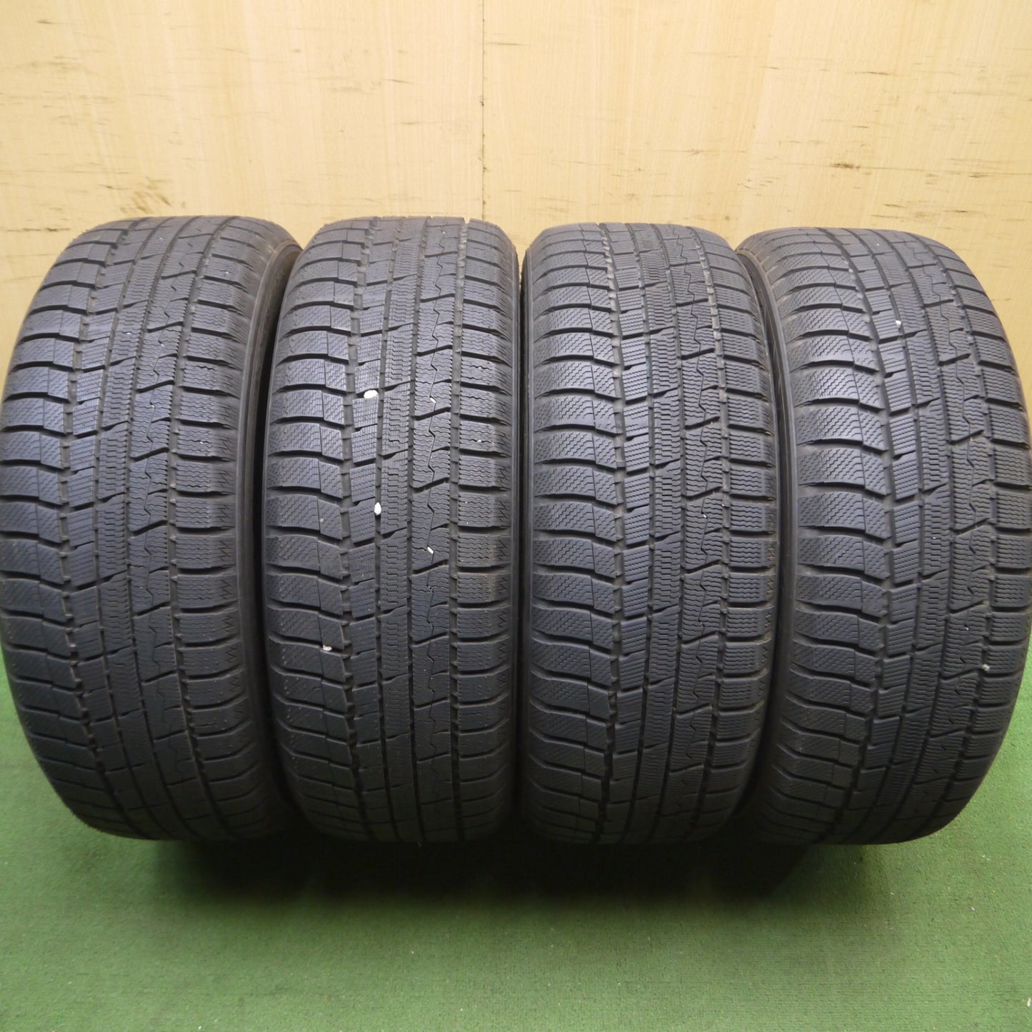 *送料無料* バリ溝！20年！キレイ！ほぼ10分★スタッドレス 215/50R18 トーヨー ウインター トランパス TX SEIN ザイン 18インチ PCD114.3/5H★4051310Hス