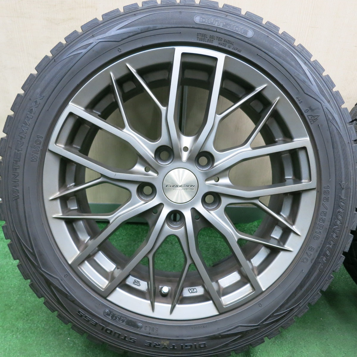 *送料無料* バリ溝！綺麗！9.5分★BMW等 EUROBAHN SPORTECHNIC 195/55R16 スタッドレス ダンロップ ウインターマックス WM01 PCD112/5H★4062903HAス