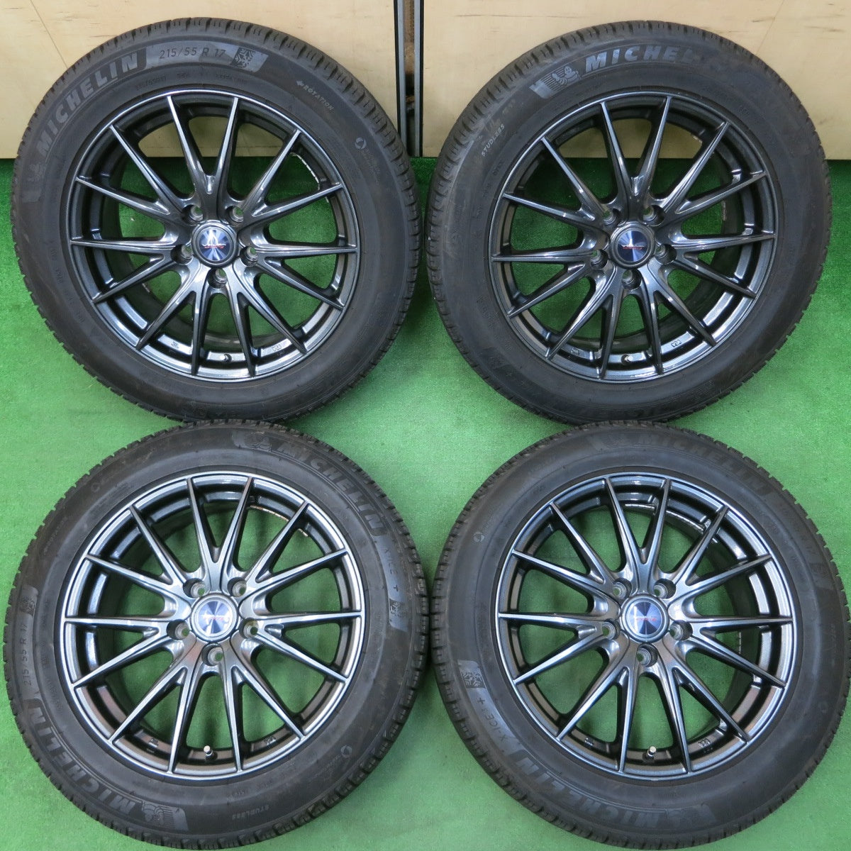 *送料無料* バリ溝！キレイ！9分★スタッドレス 215/55R17 ミシュラン X-ICE3+ VELVA SPORTZ ヴェルヴァ 17インチ PCD114.3/5H★4031904イス