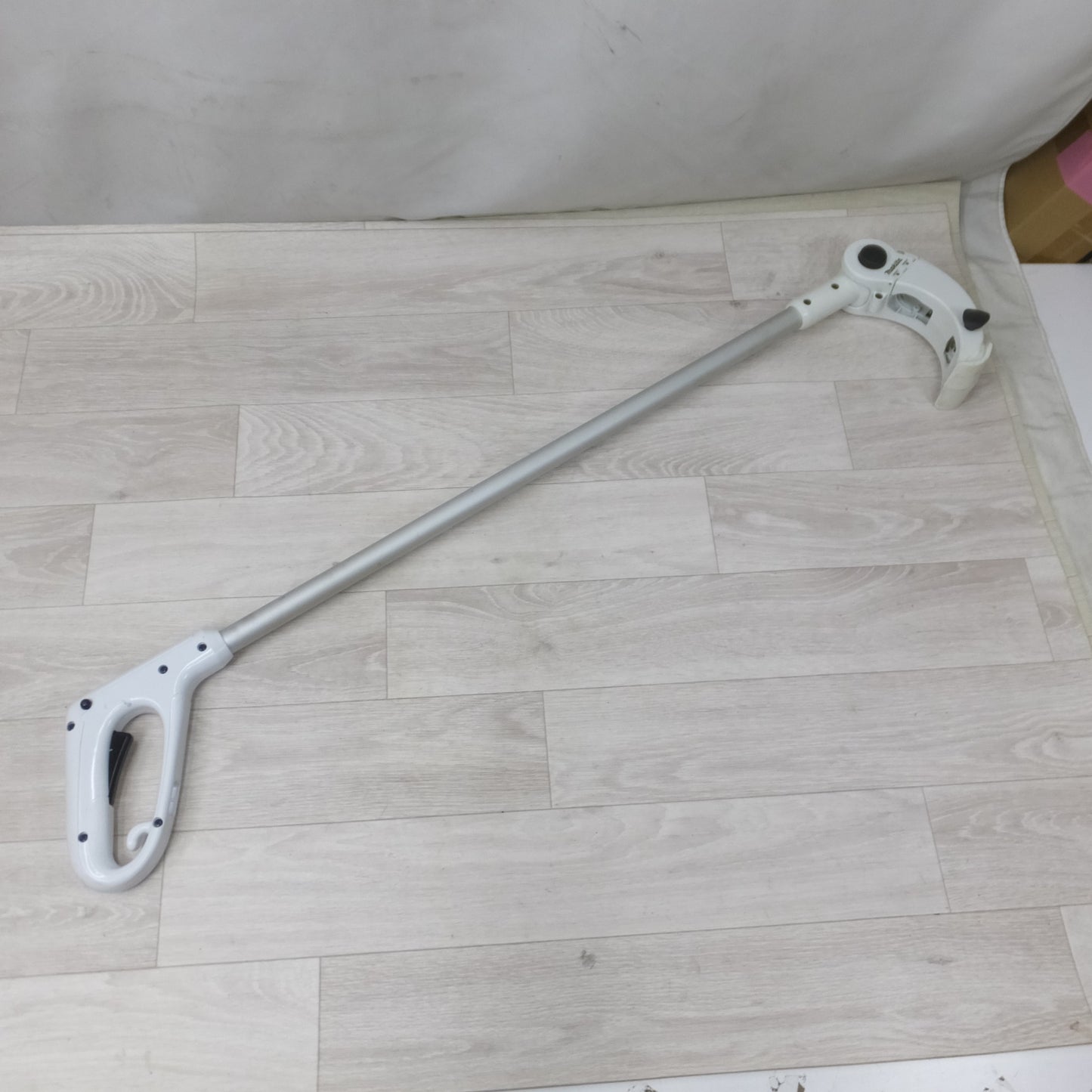 [送料無料] ◆マキタ 充電式 芝生 バリカン MUM168D 160mm 18V 本体のみ 替刃 延長アタッチメント付き 芝刈機 電動 工具◆