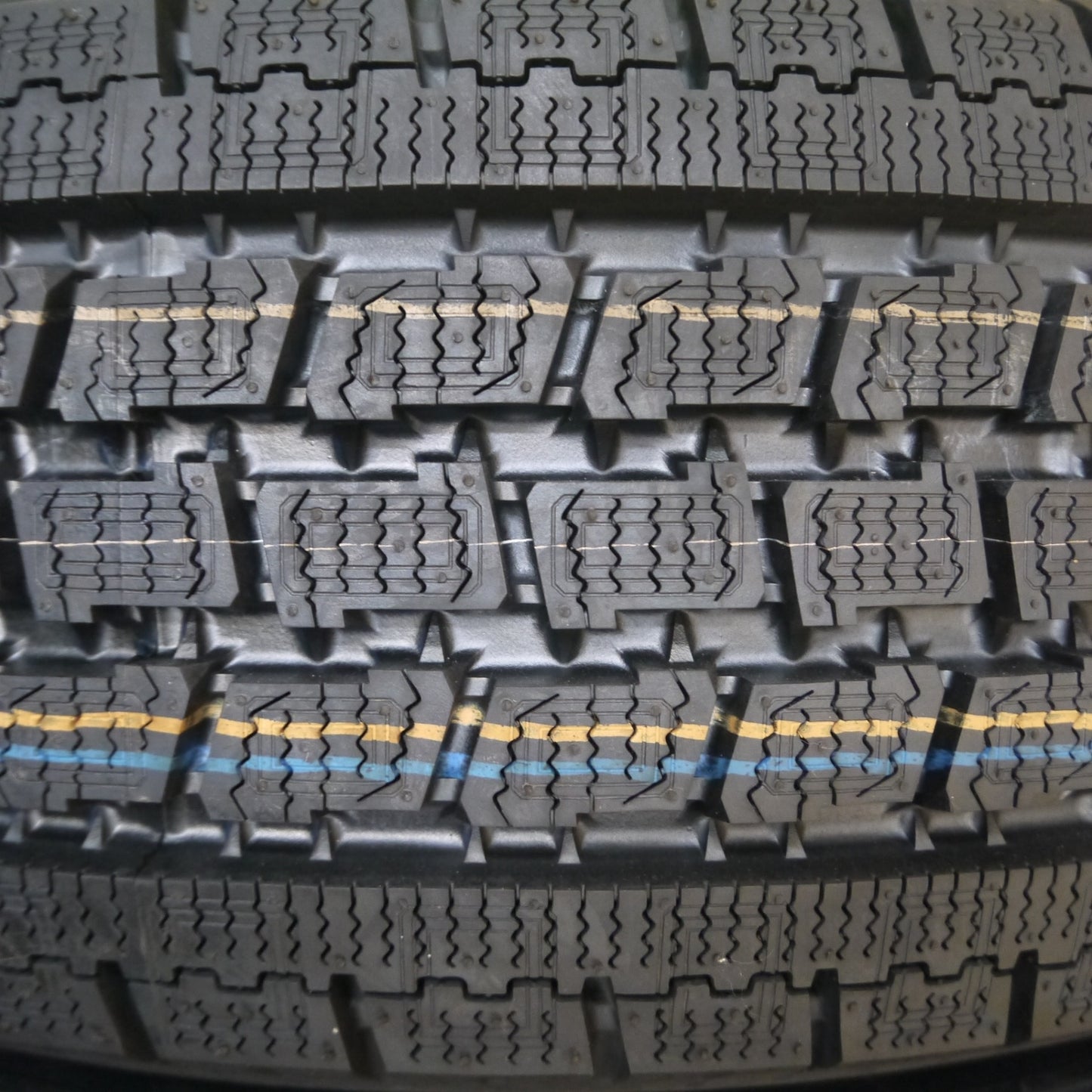 *送料無料* 未使用★スタッドレス 195/65R15 トーヨー オブザーブ 934 タイヤ 15インチ ノア ヴォクシー プリウス 等★4031806Hスタ