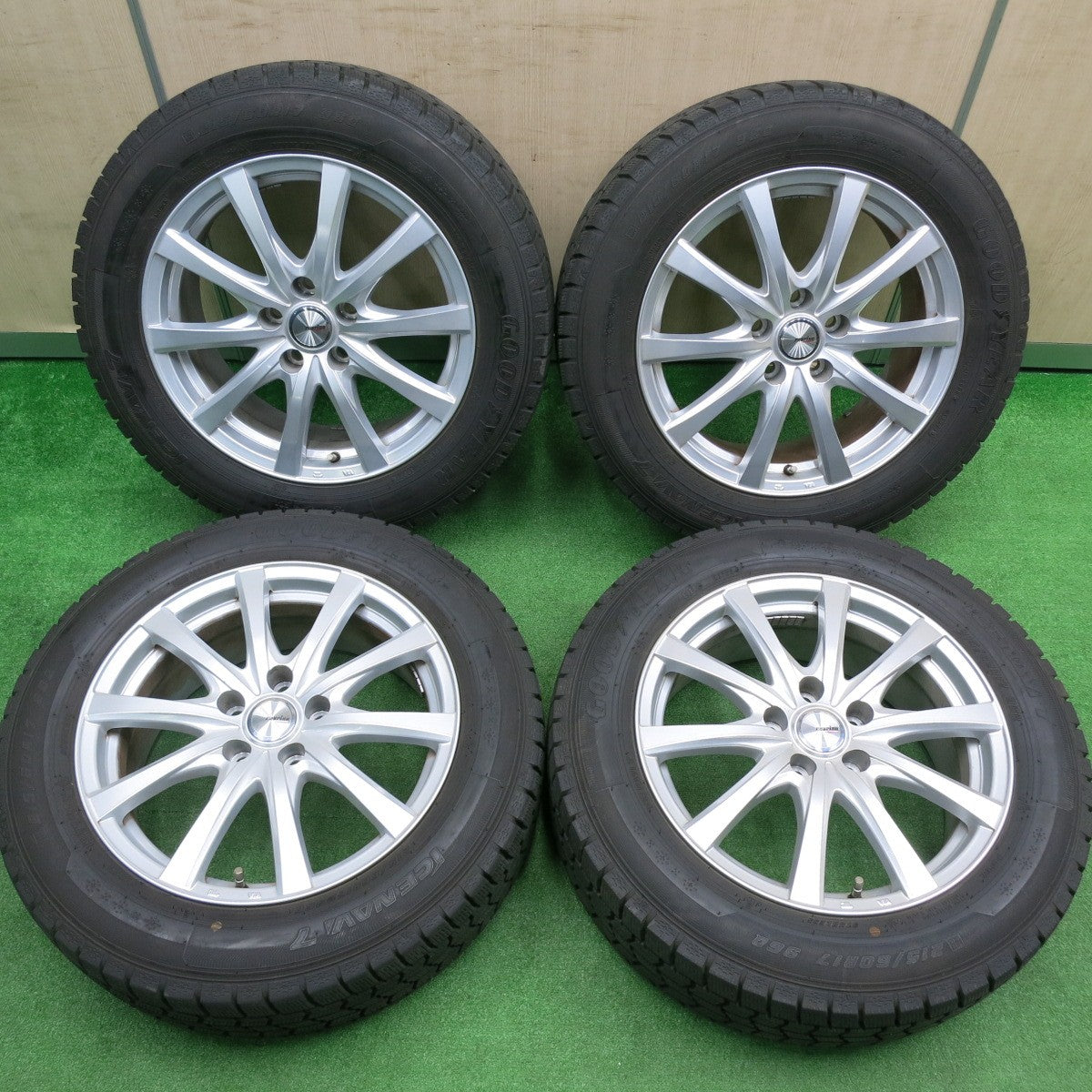 [送料無料] バリ溝！22年！9.5分以上★スタッドレス 215/60R17 グッドイヤー アイスナビ7 ravrion RS01 ラブリオン 17インチ PCD114.3/5H★4102902HAス