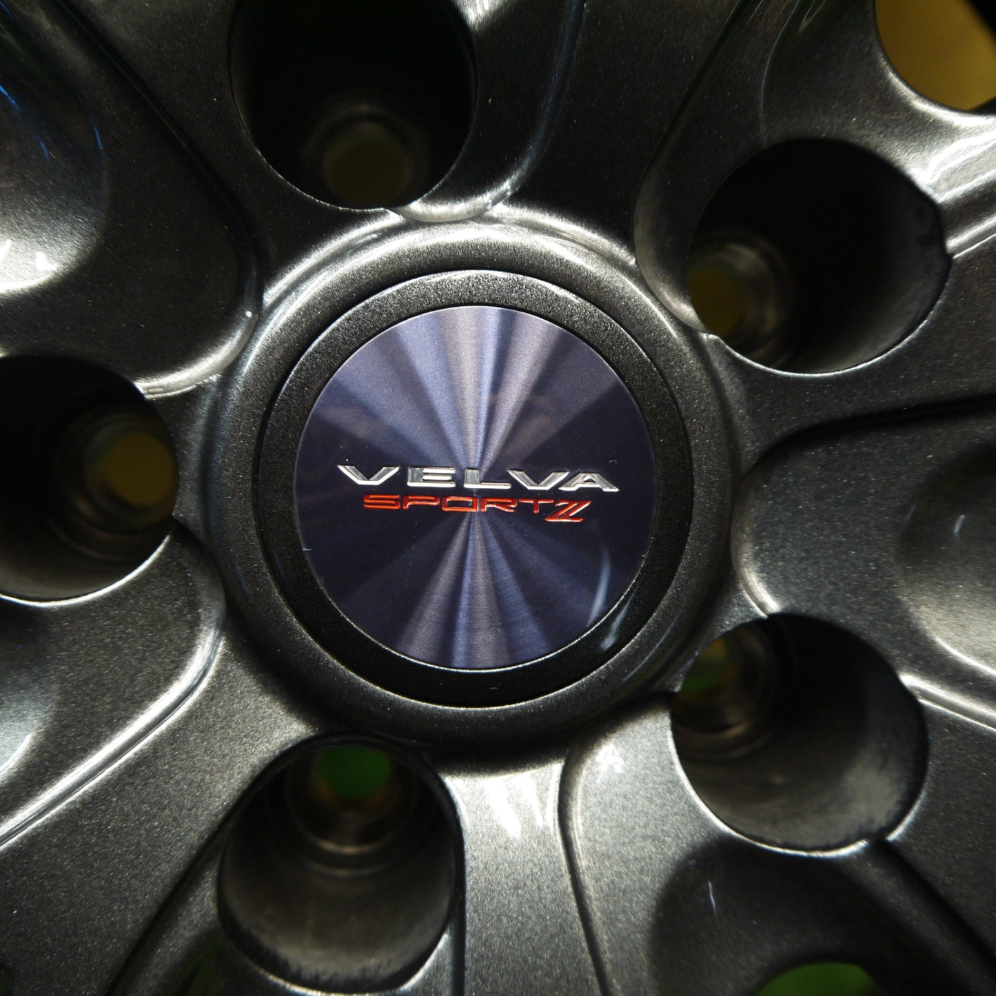[送料無料] バリ溝！22年！キレイ！9.5分★スタッドレス 235/50R18 グッドイヤー アイスナビ7 VELVA SPORTZ ヴェルヴァ 18インチ PCD114.3/5H★5040805Hス
