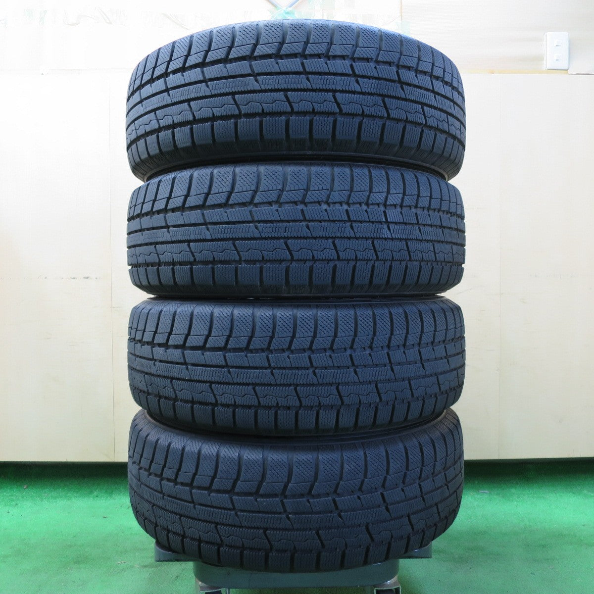 *送料無料* バリ溝！21年！キレイ！9.5分★スタッドレス 195/65R15 トーヨー ウインター トランパス TX BALMINUM バルミナ 15インチ PCD114.3/5H★4070205イス