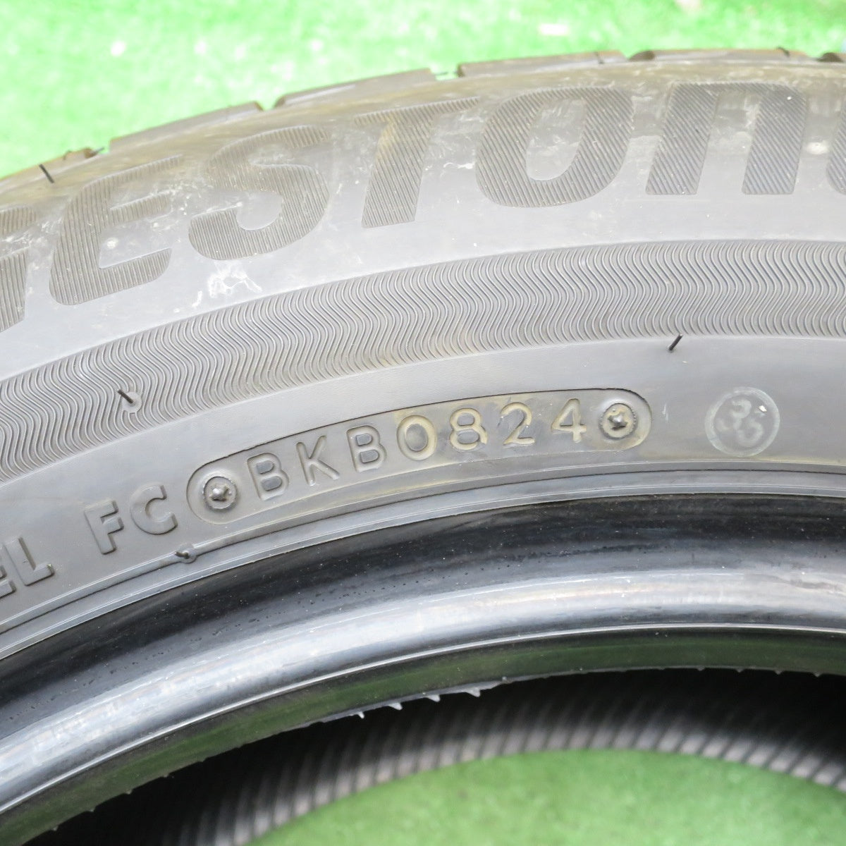 *送料無料* 新車外し！24年！ほぼ未使用★225/60R17 ブリヂストン プレイズ PX-RV2 タイヤ 17インチ アルファード ヴェルファイア 等★4052906クノタ