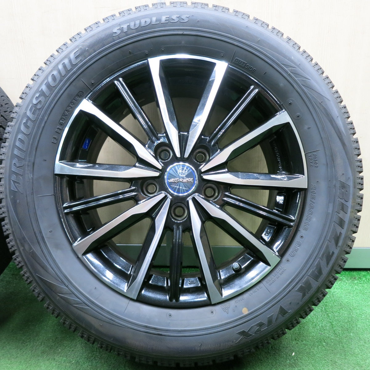 *送料無料* バリ溝！キレイ！9.5分★スタッドレス 215/60R16 ブリヂストン ブリザック VRX SMACK ENKEI スマック エンケイ 16インチ PCD114.3/5H★4062502NJス