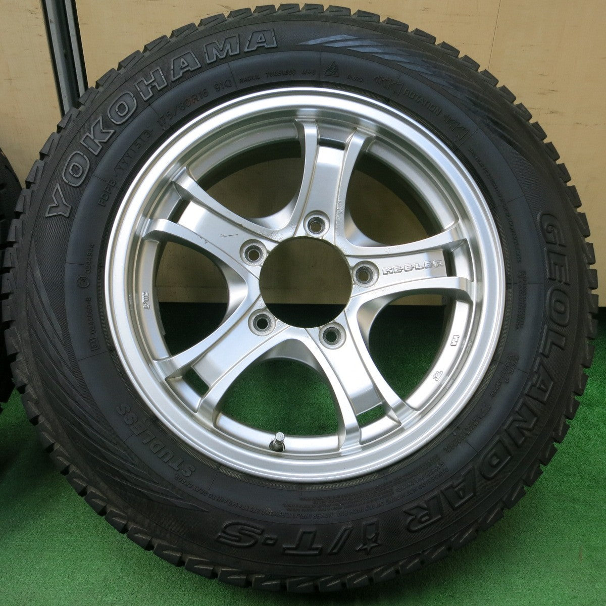 *送料無料* 4本価格★ジムニー 等 KEELER 175/80R16 スタッドレス ヨコハマ ジオランダー i/T-S キーラー 16インチ PCD139.7/5H★4042802イス