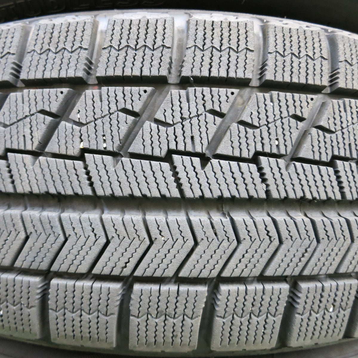 *送料無料* バリ溝！キレイ！8.5分★プリウス等 195/65R15 スタッドレス ブリヂストン ブリザック VRX MANARAY SPORT 15インチ PCD100/5H★4050102イス