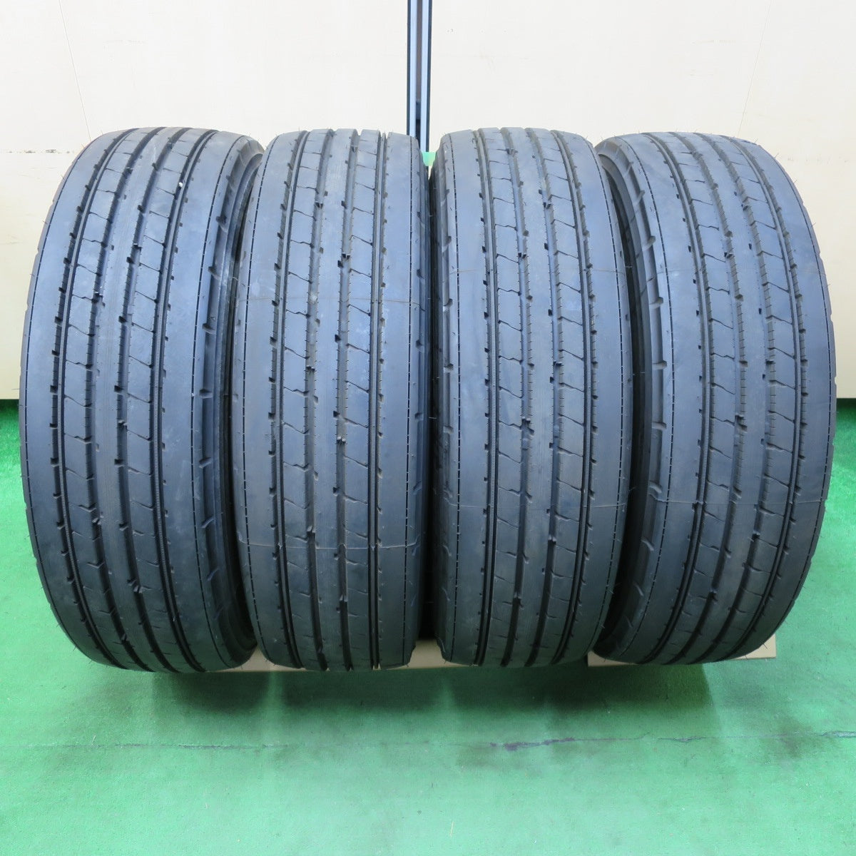 *送料無料* 新車外し！24年★トラック タイヤ 265/70R19.5 140/138J ブリヂストン R173 19.5インチ★4070702イノタ