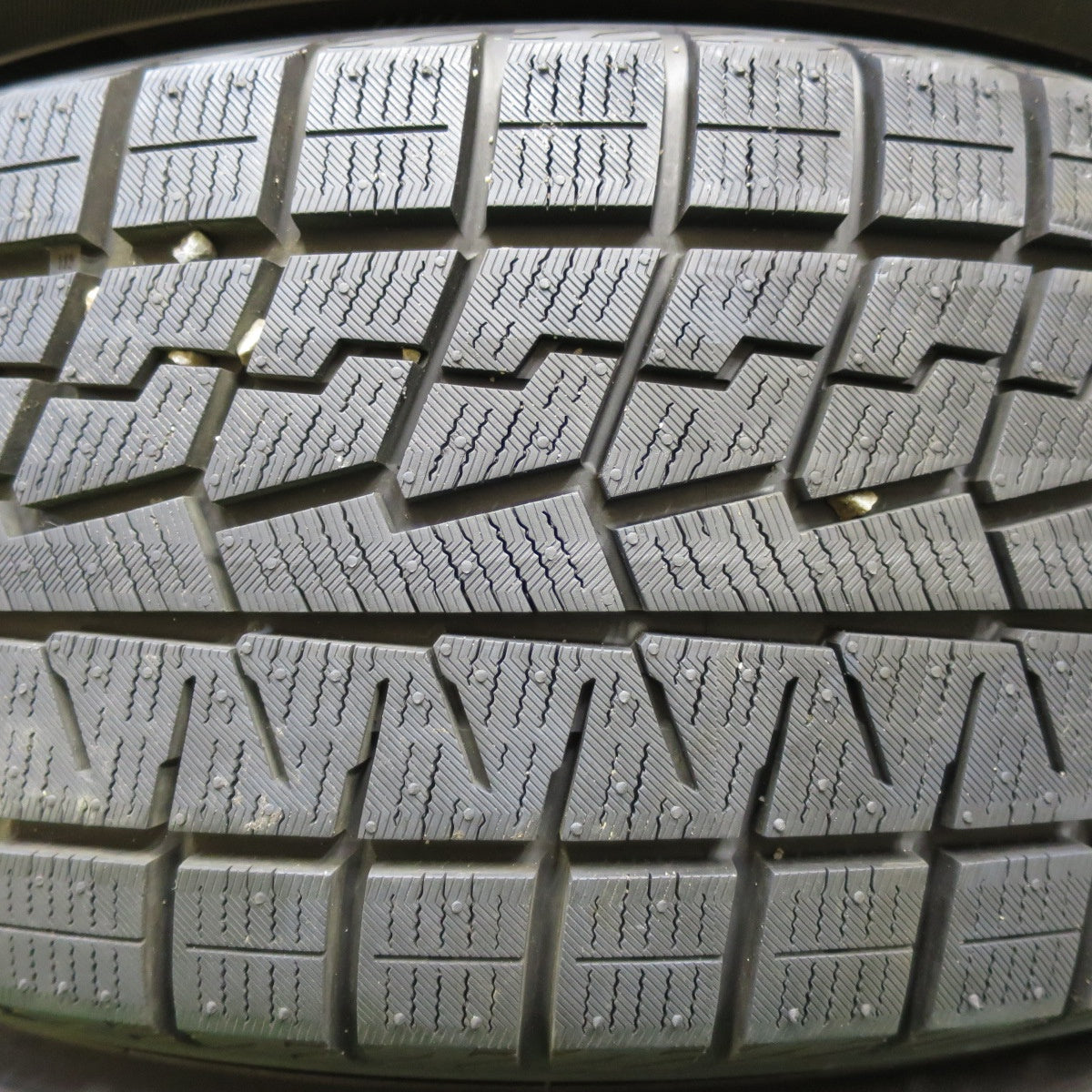 *送料無料* バリ溝！22年！キレイ！ほぼ10分★スタッドレス 215/60R16 ヨコハマ アイスガード iG70 BALMINUM バルミナ 16インチ PCD114.3/5H★4060804イス