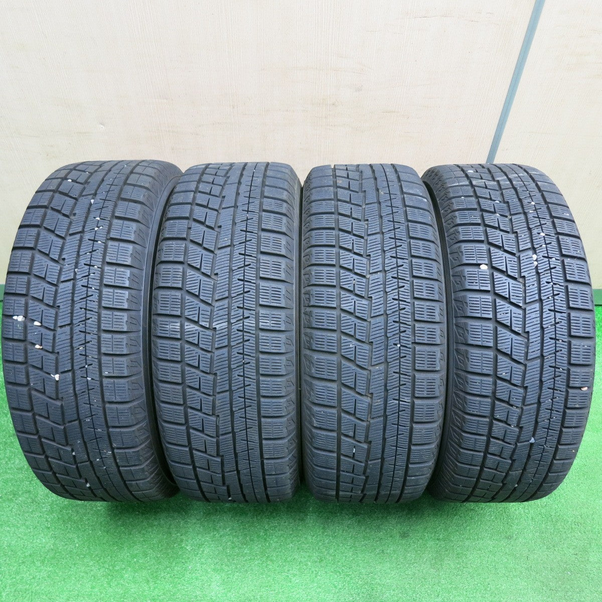 [送料無料] バリ溝！22年！キレイ！9.5分以上★スタッドレス 205/50R16 ヨコハマ アイスガード iG60 VELVA SPORTZ ヴェルヴァ 16インチ PCD114.3/5H★4120508TNス